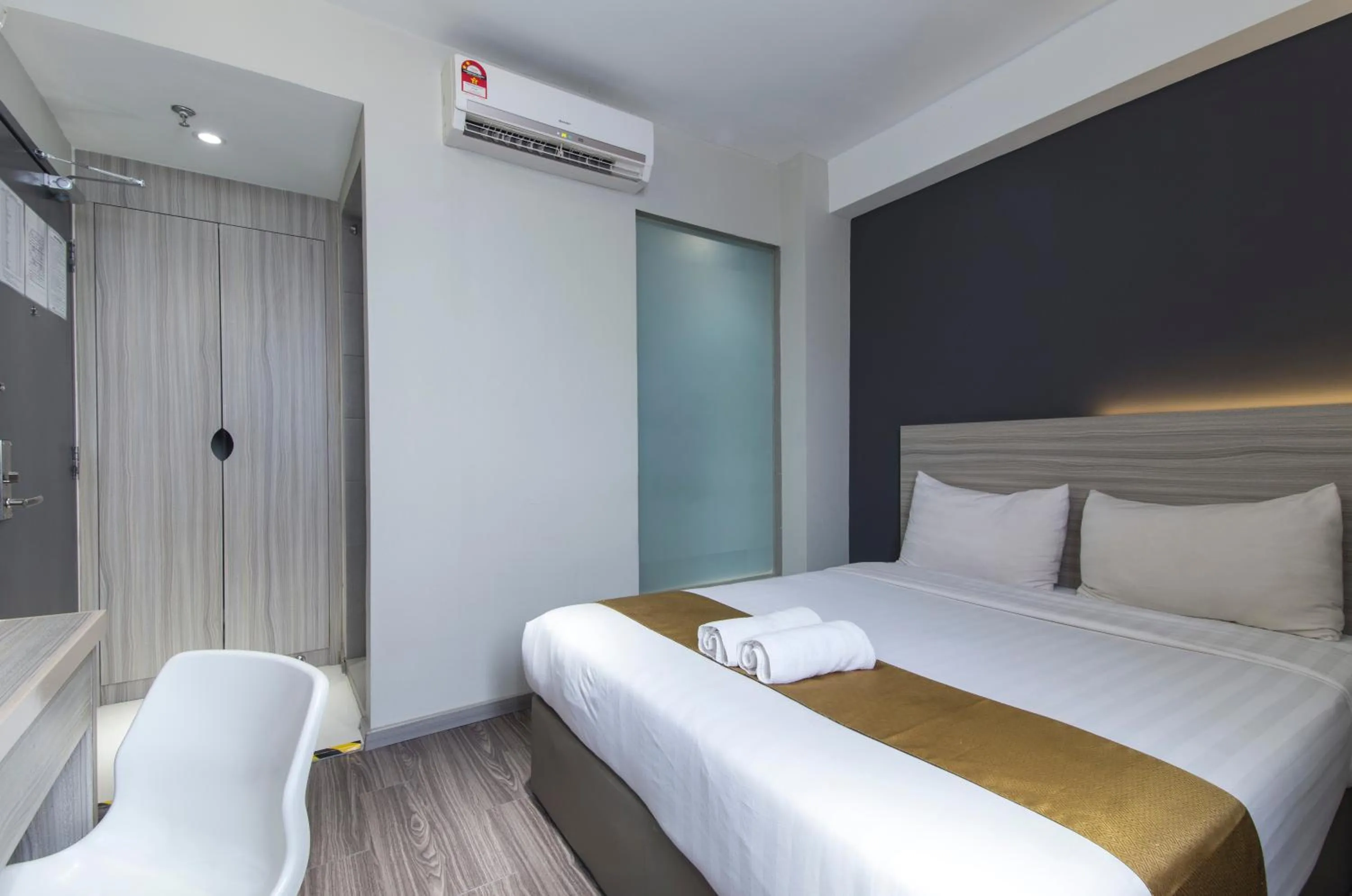Shower, Bed in Hotel 99 Kelana Jaya - Petaling Jaya