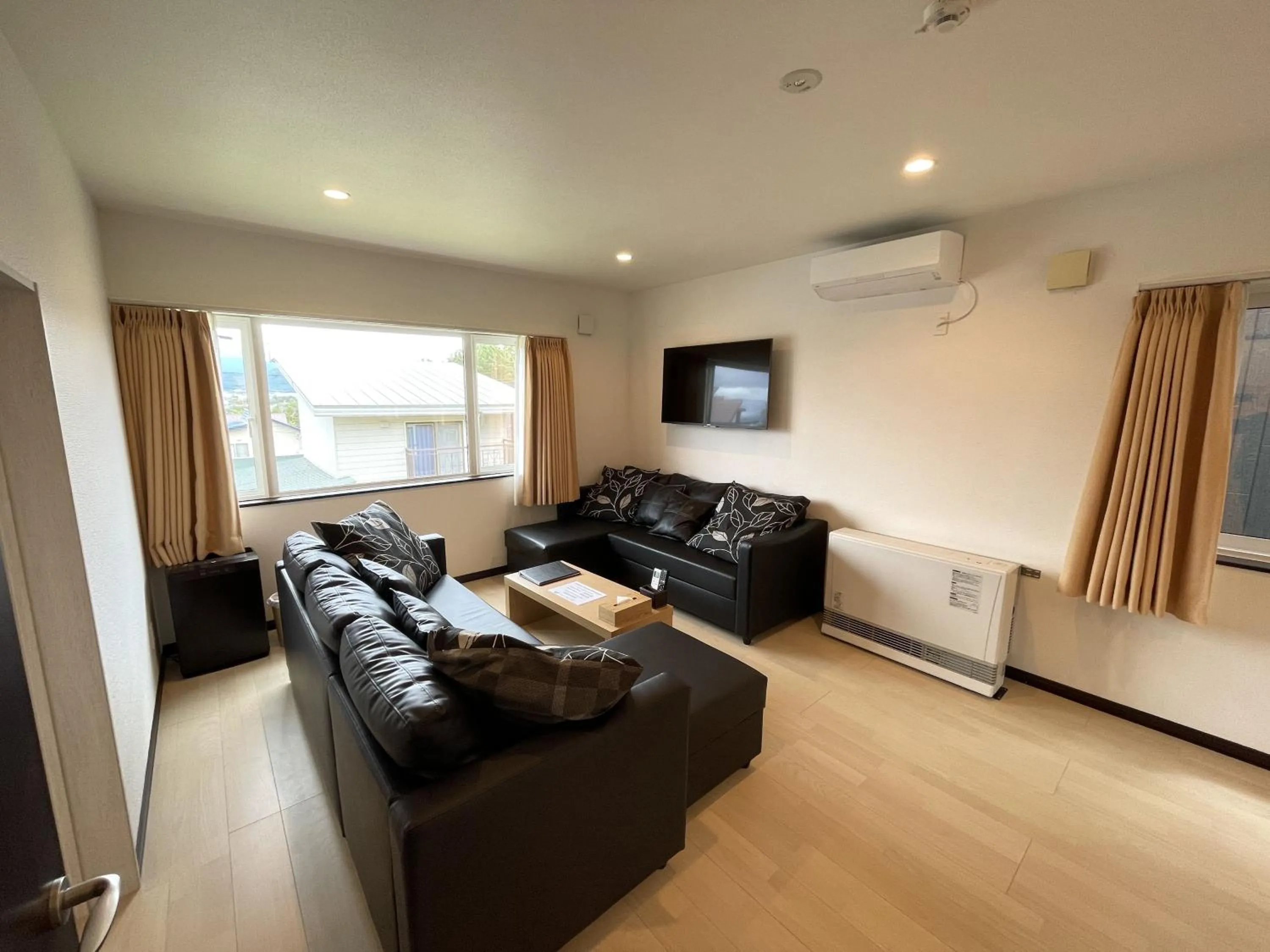 TV and multimedia in SORA 1