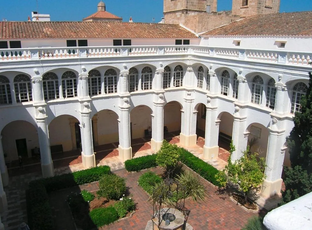 Property building in Grupoandria El Claustre de Ciutadella - HOSPEDERIA