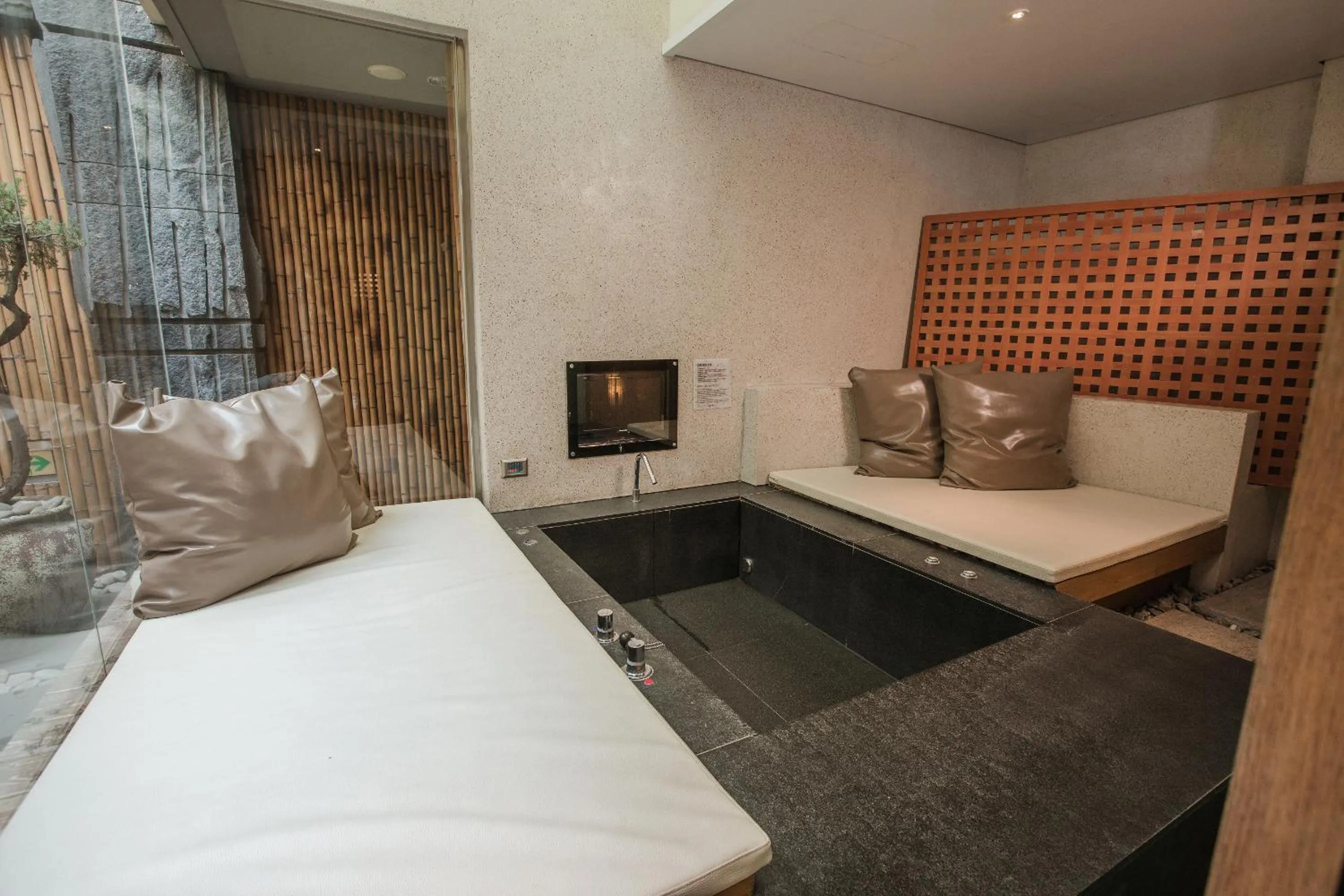 Bathroom, Bed in Motel Stars