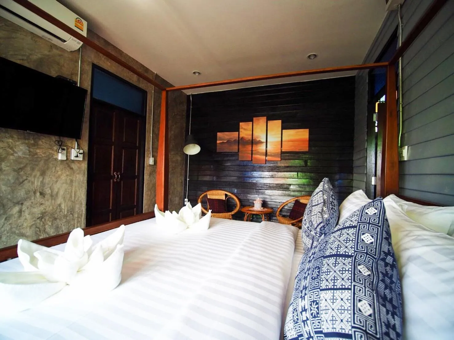 Photo of the whole room, Bed in Pround Nan Cottage