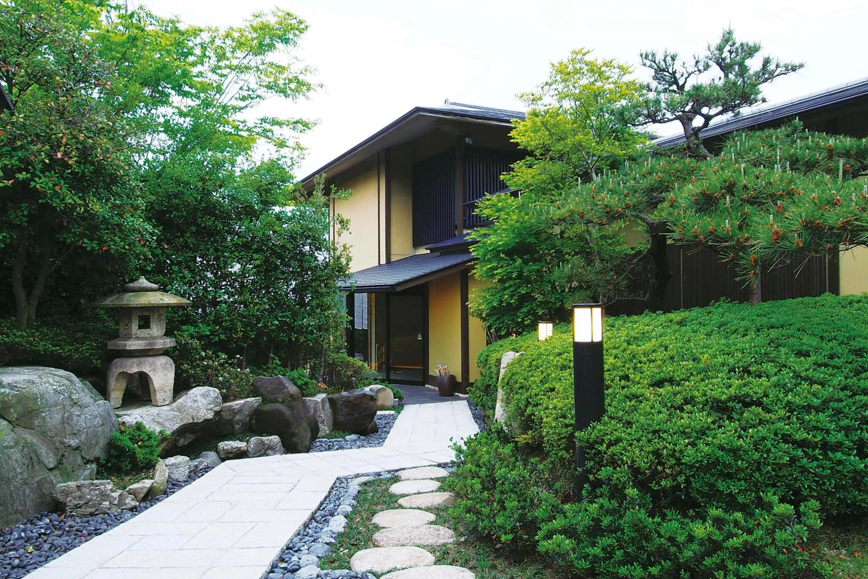 Property building in Ryotei Manyou