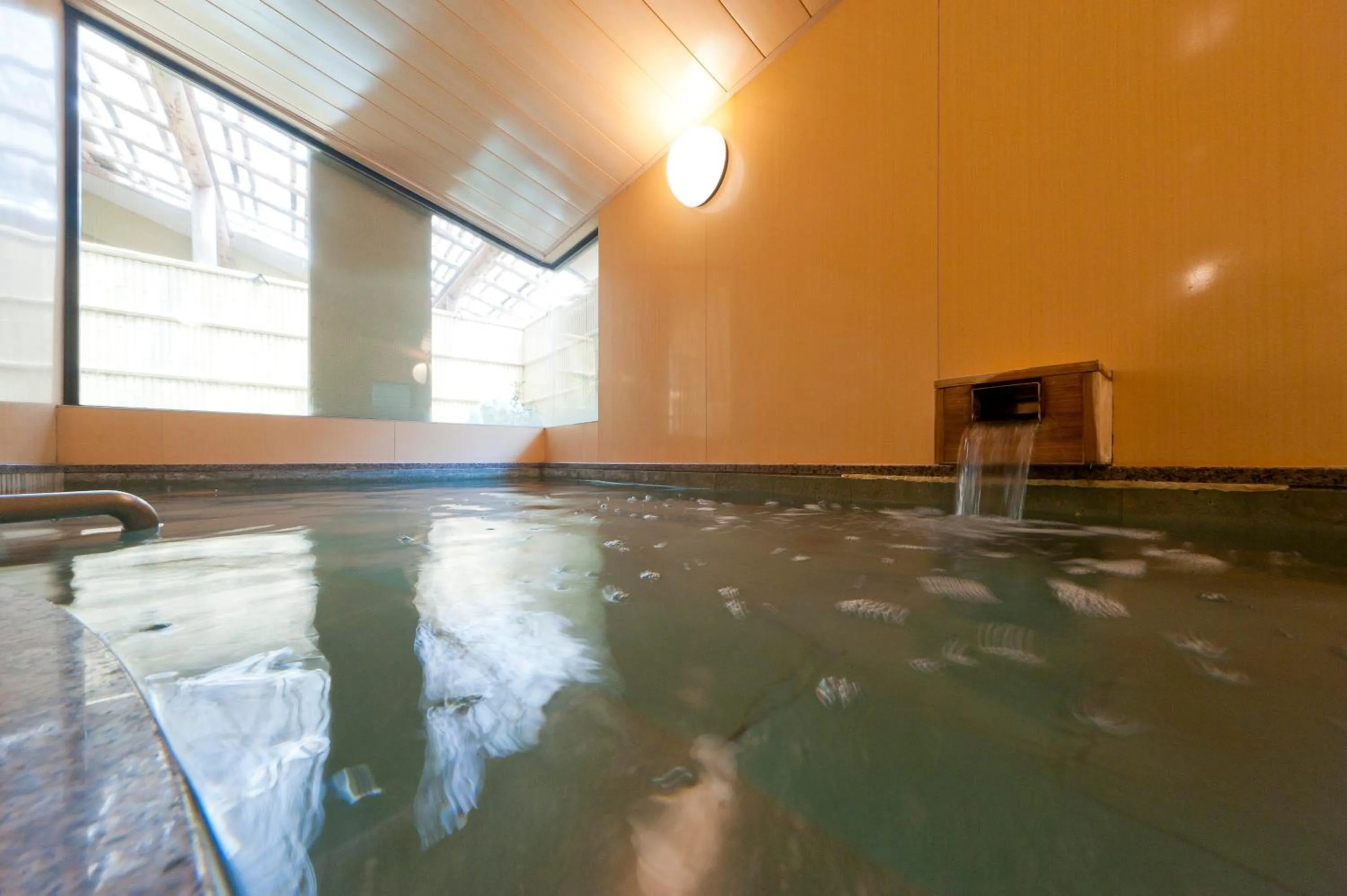 Hot Spring Bath in Ryotei Manyou