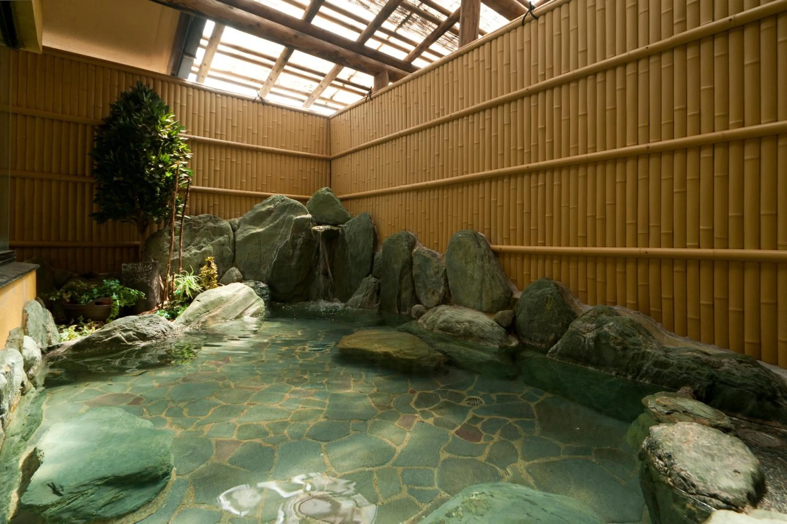 Hot Spring Bath in Ryotei Manyou