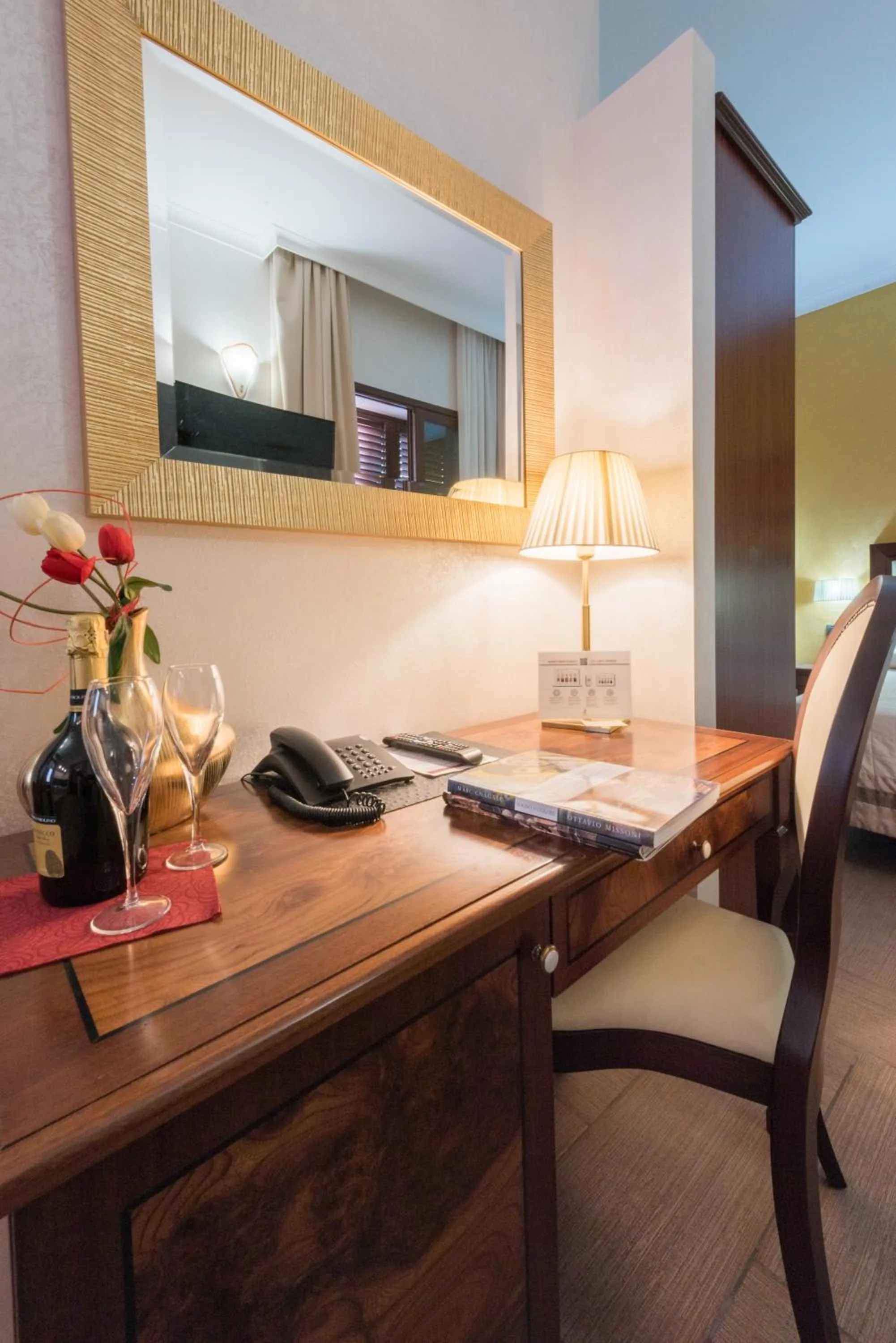 Photo of the whole room in Hotel Flora