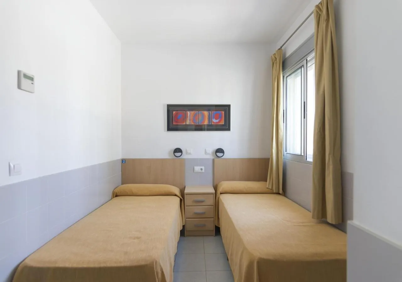 Photo of the whole room, Bed in Albergue Inturjoven Malaga