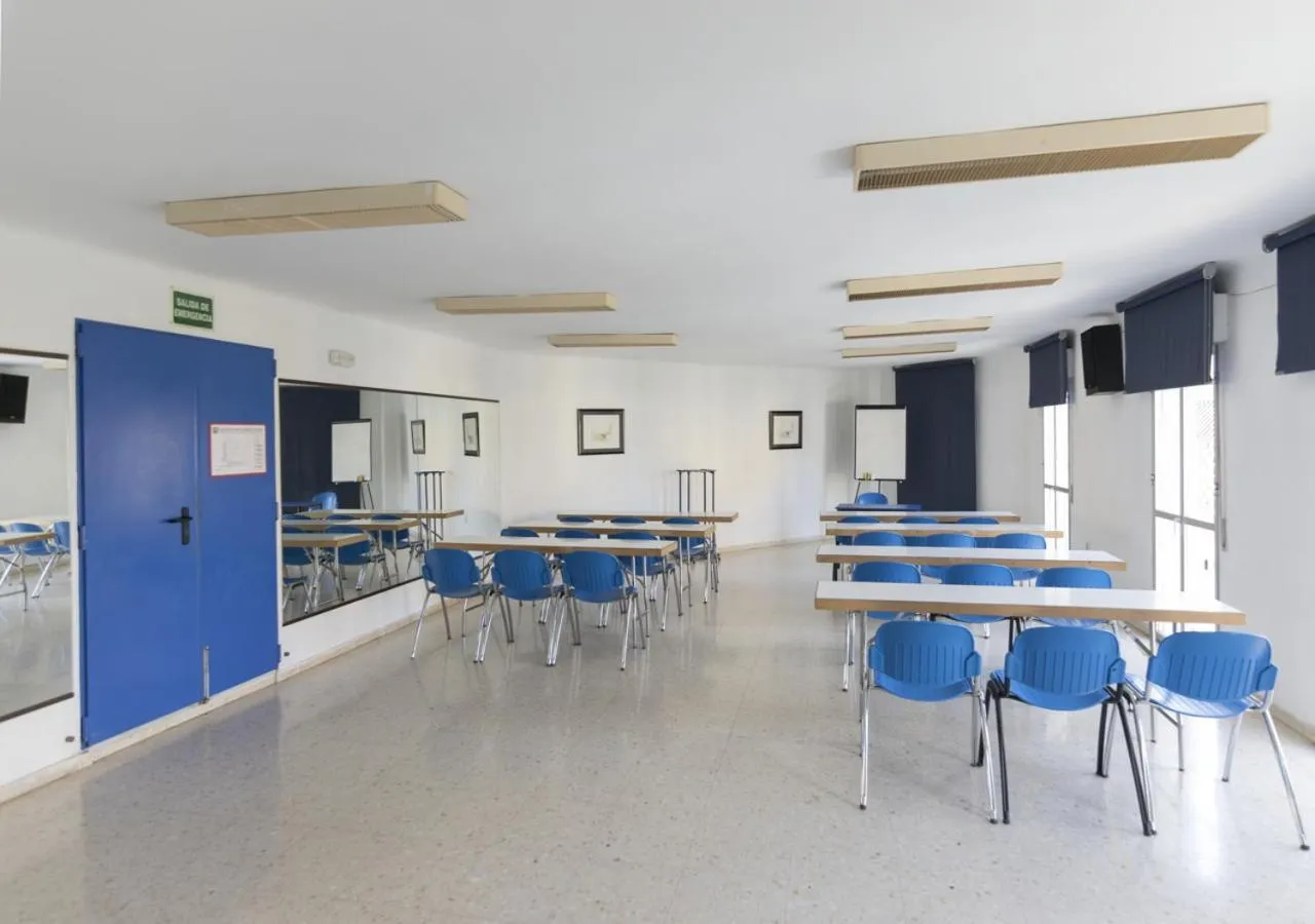 Meeting/conference room in Albergue Inturjoven Malaga