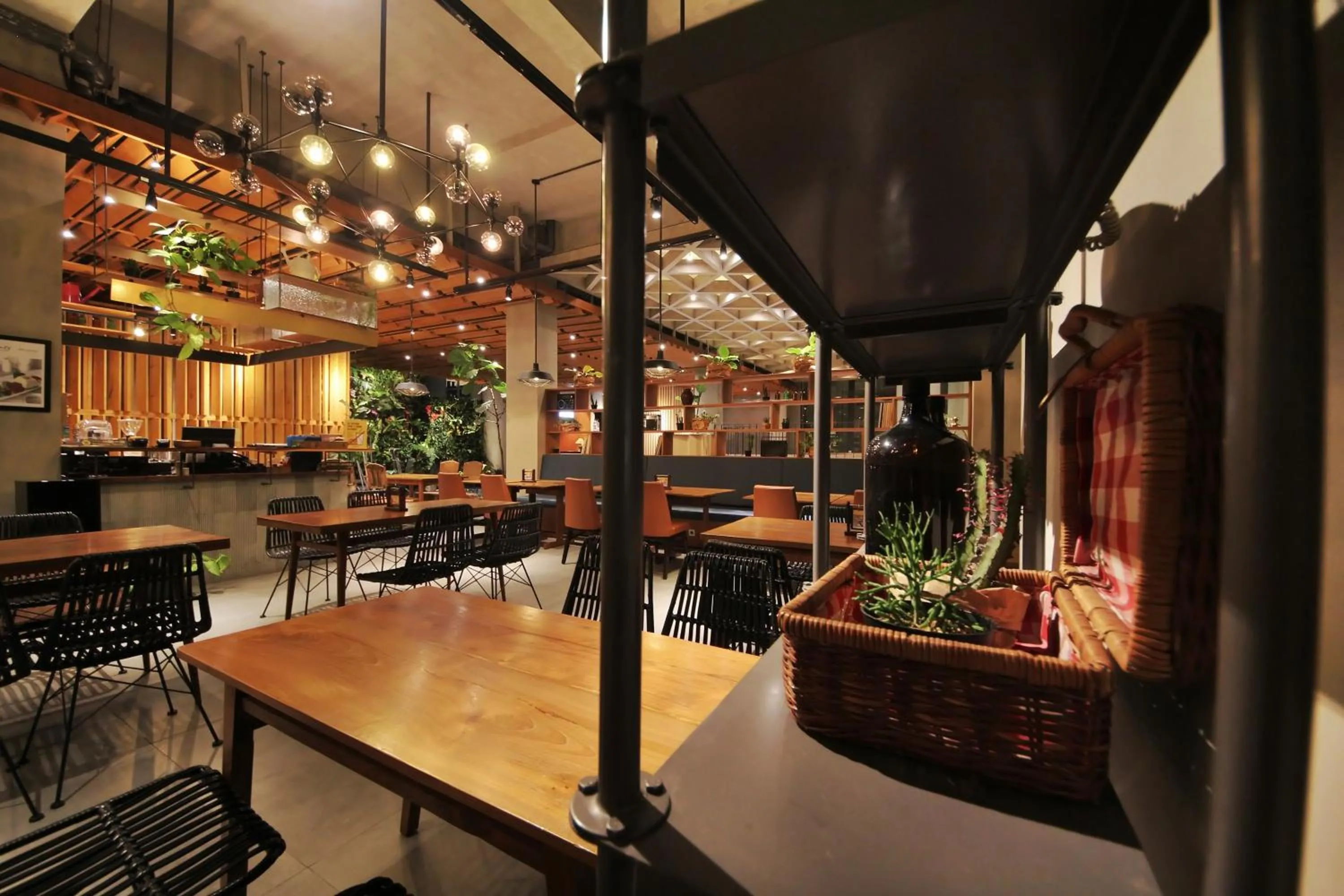 Restaurant/places to eat in Hay Bandung