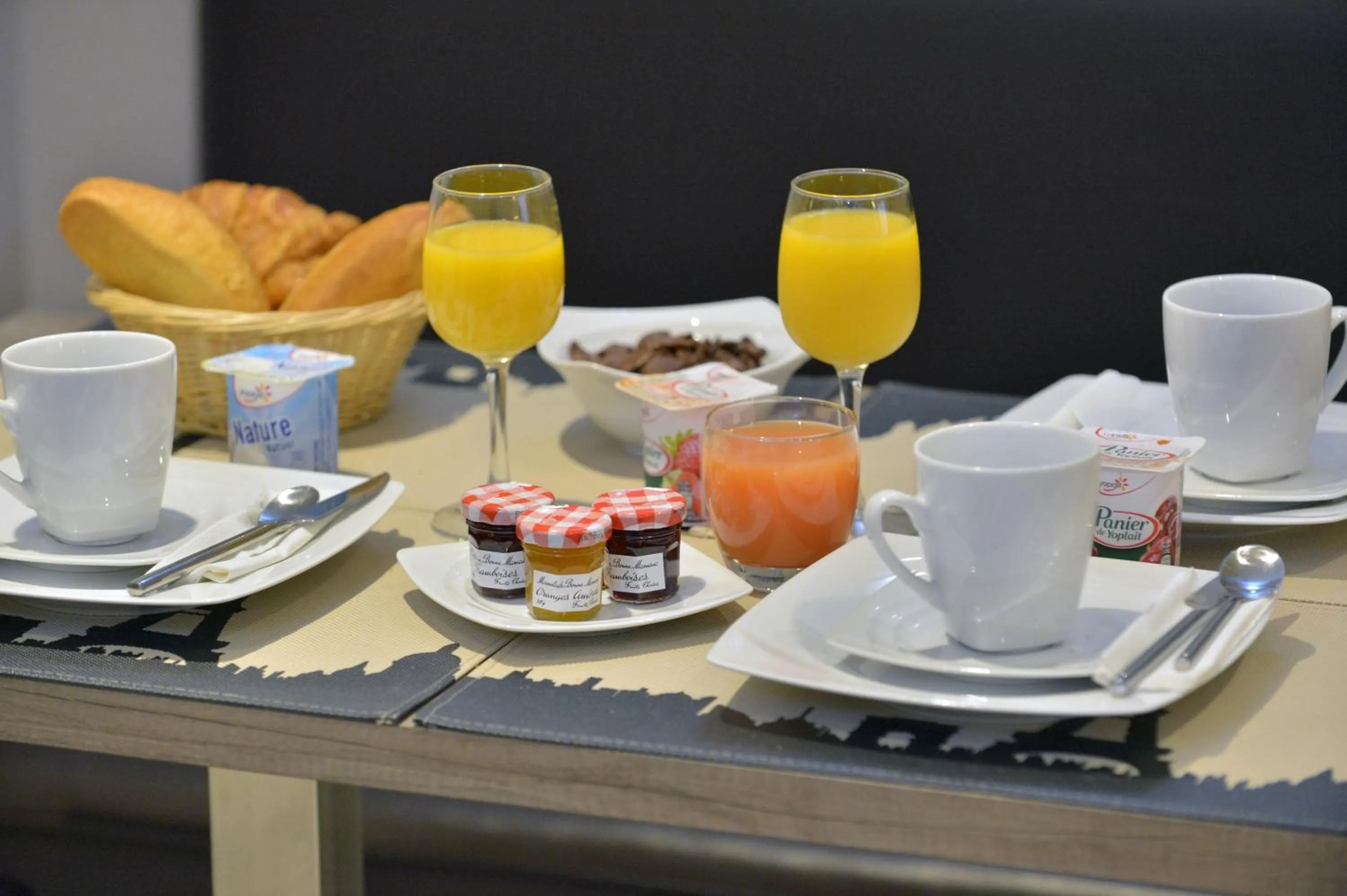 Food and drinks in Hotel du Chemin Vert