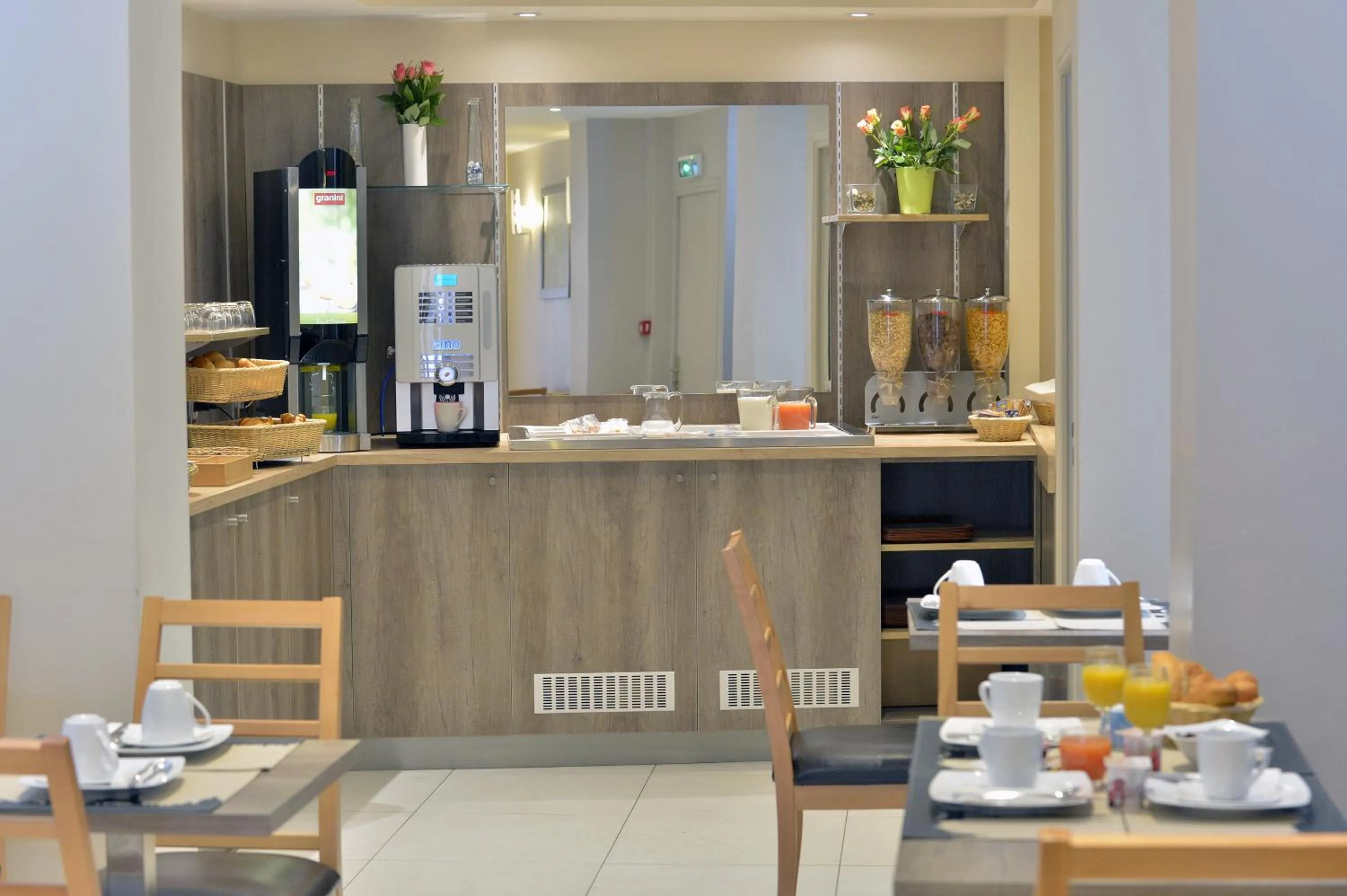 Restaurant/places to eat in Hotel du Chemin Vert