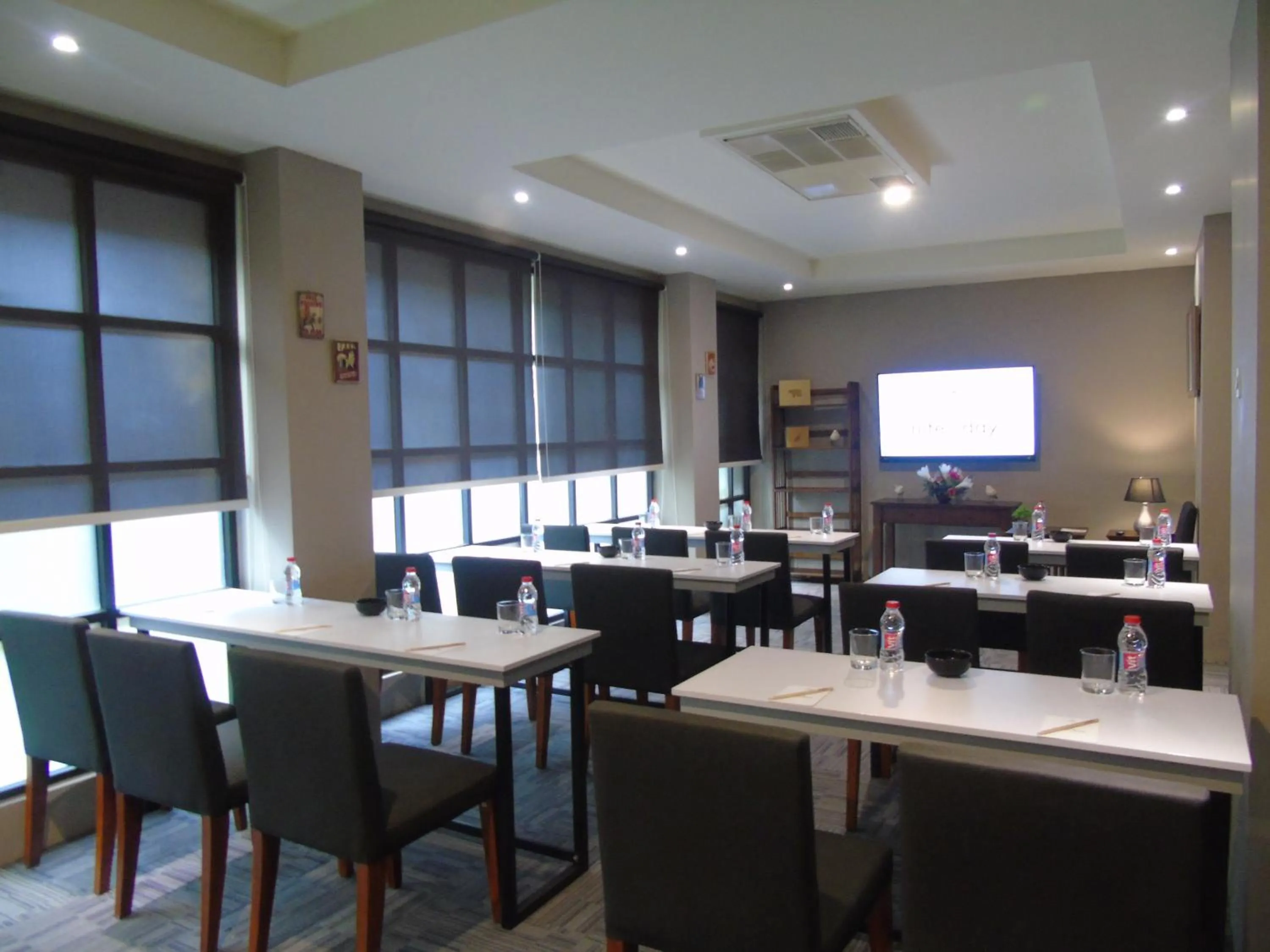 Nite & Day Surabaya - Kedungdoro