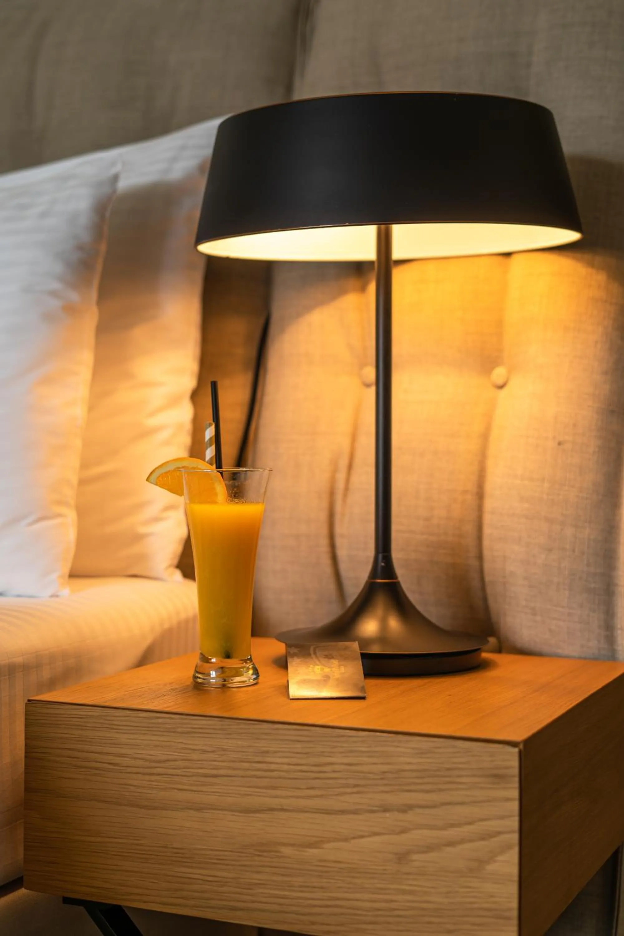 room service, Bed in Hotel Palisad