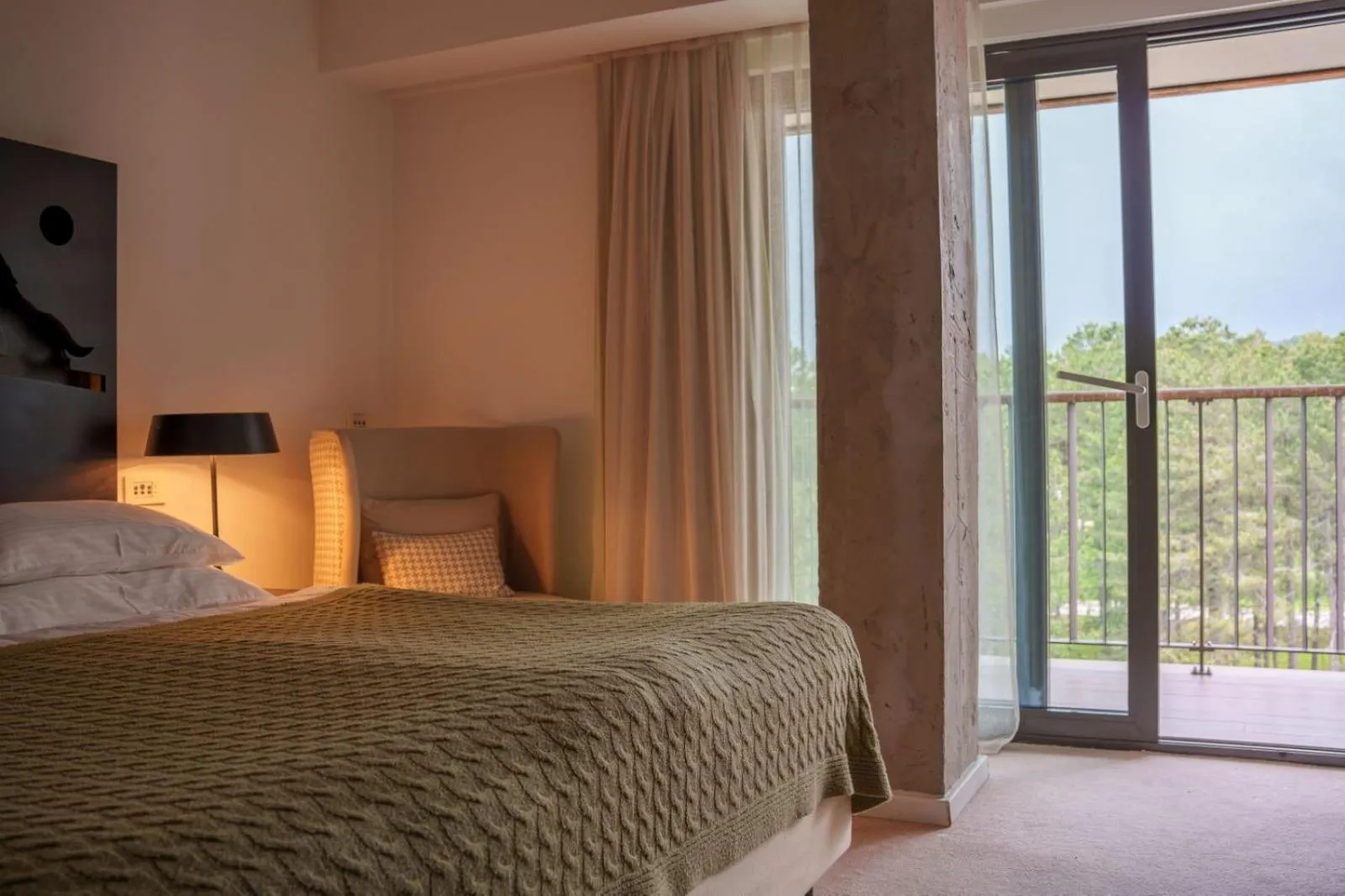 Balcony/Terrace, Bed in Hotel Palisad