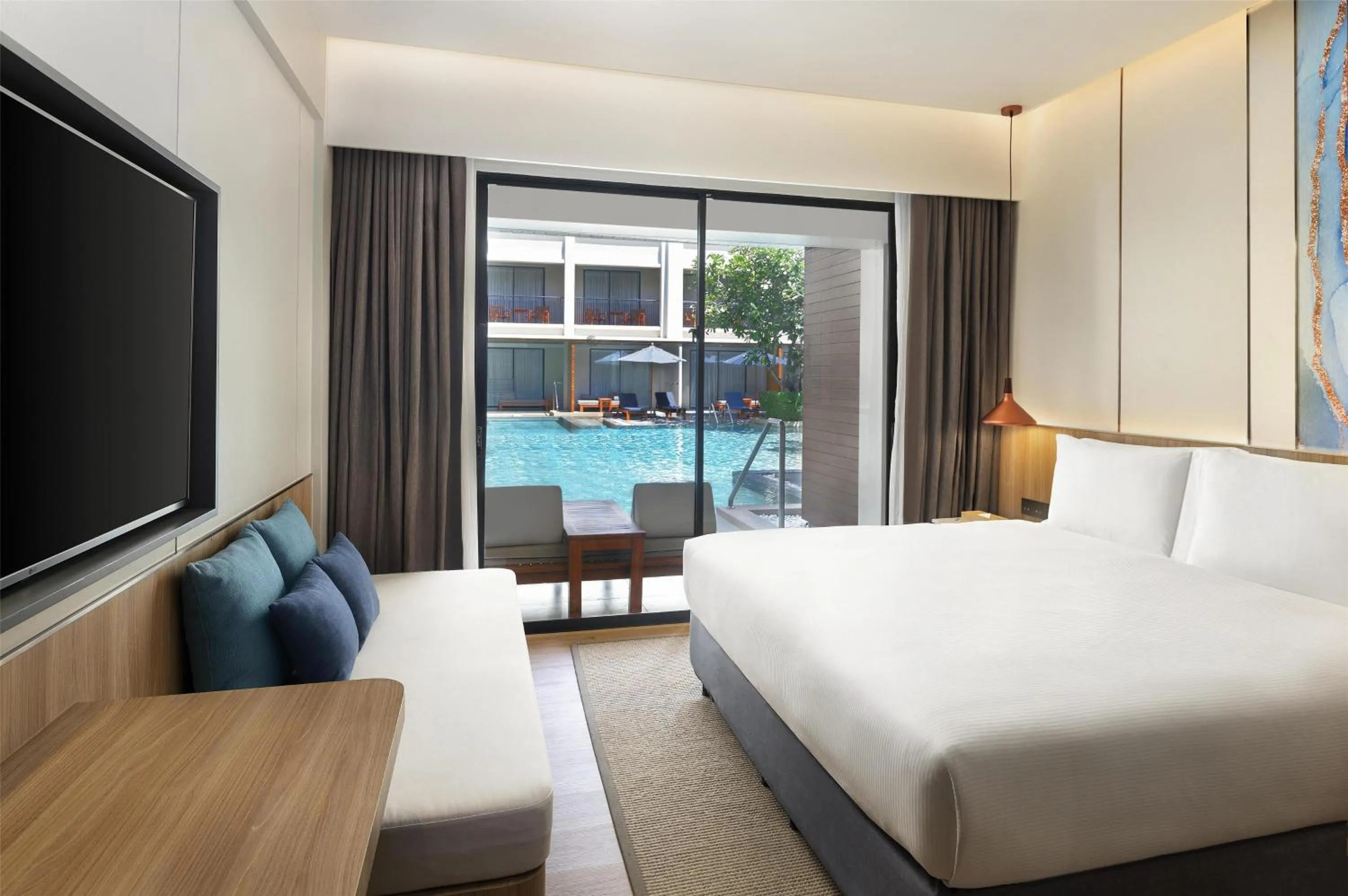 Bed in DoubleTree by Hilton Phuket Banthai Resort