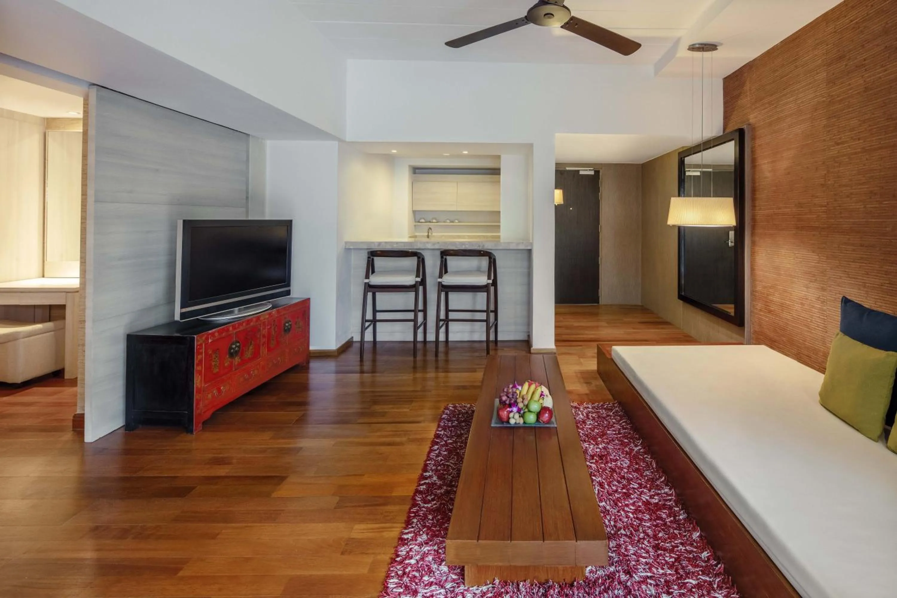 Living room, Bed in DoubleTree by Hilton Phuket Banthai Resort