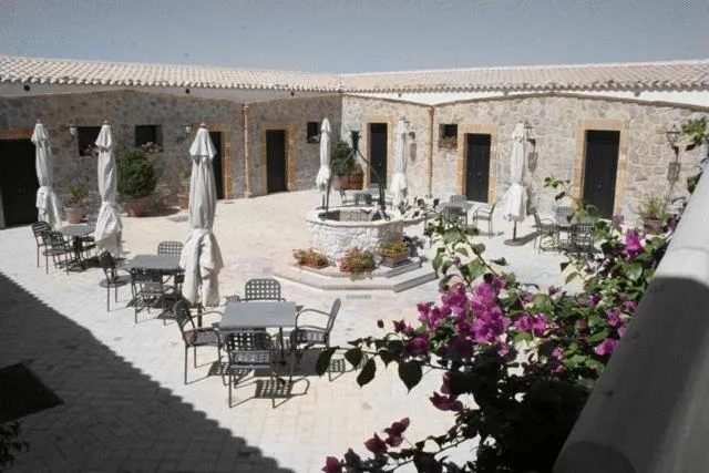 Restaurant/places to eat in Don Giovanni Hotel