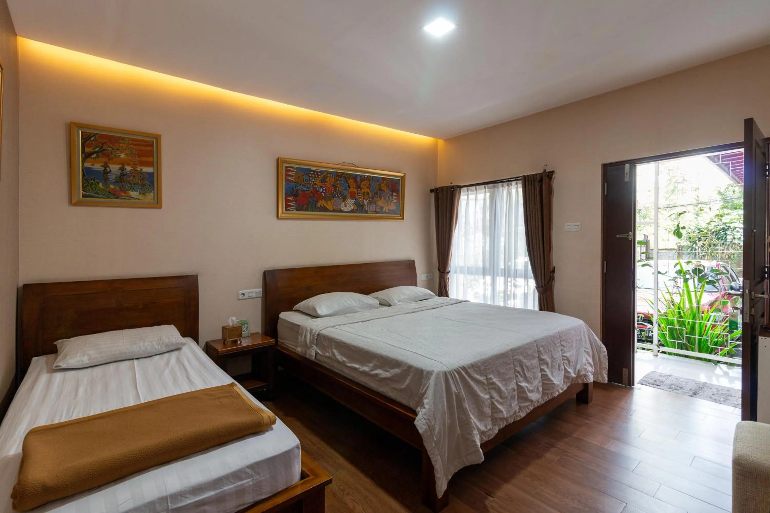 Bedroom, Bed in Jayagiri Guesthouse By Belgareti