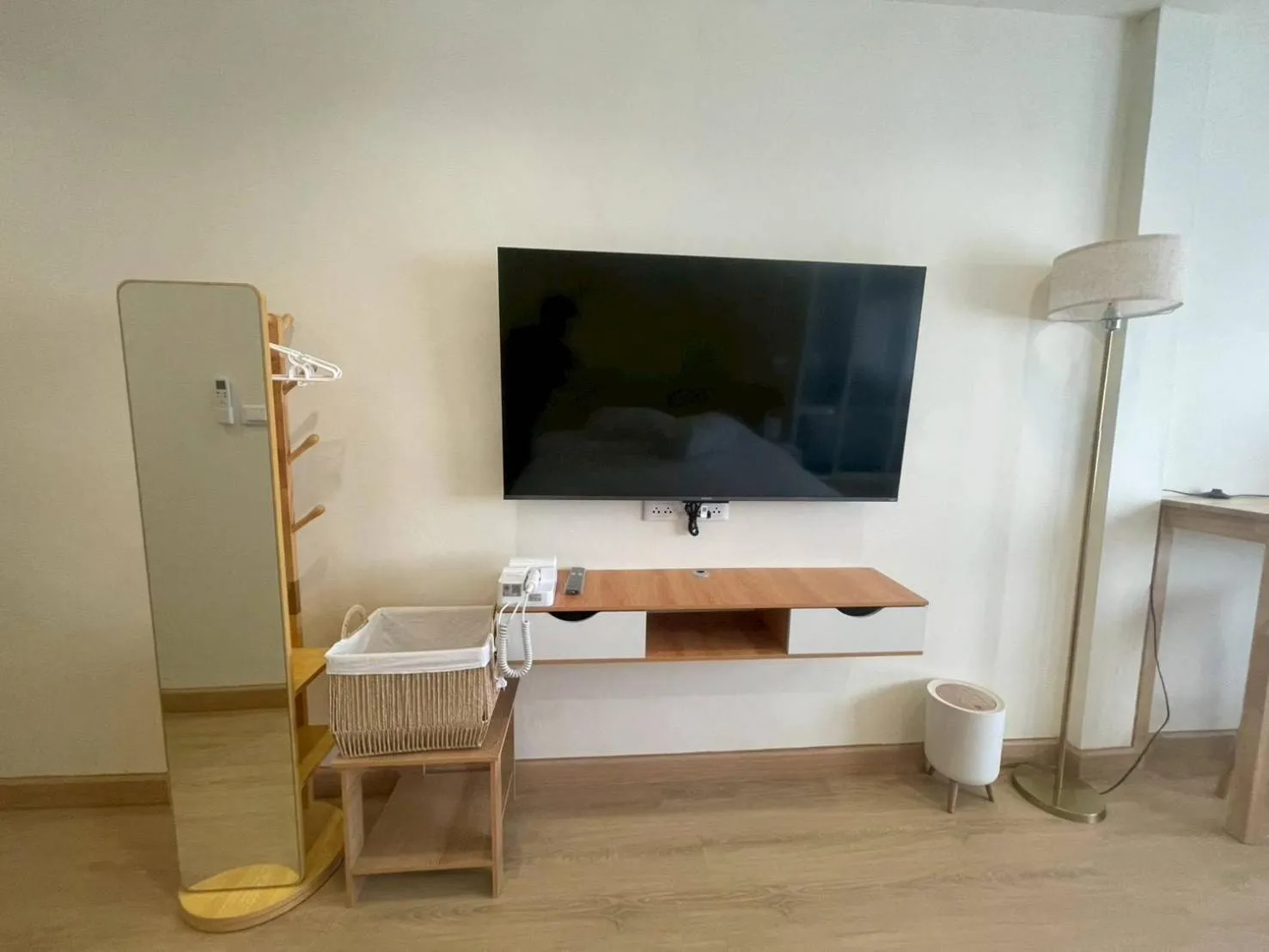 TV and multimedia in Shade House - Phuket Downtown