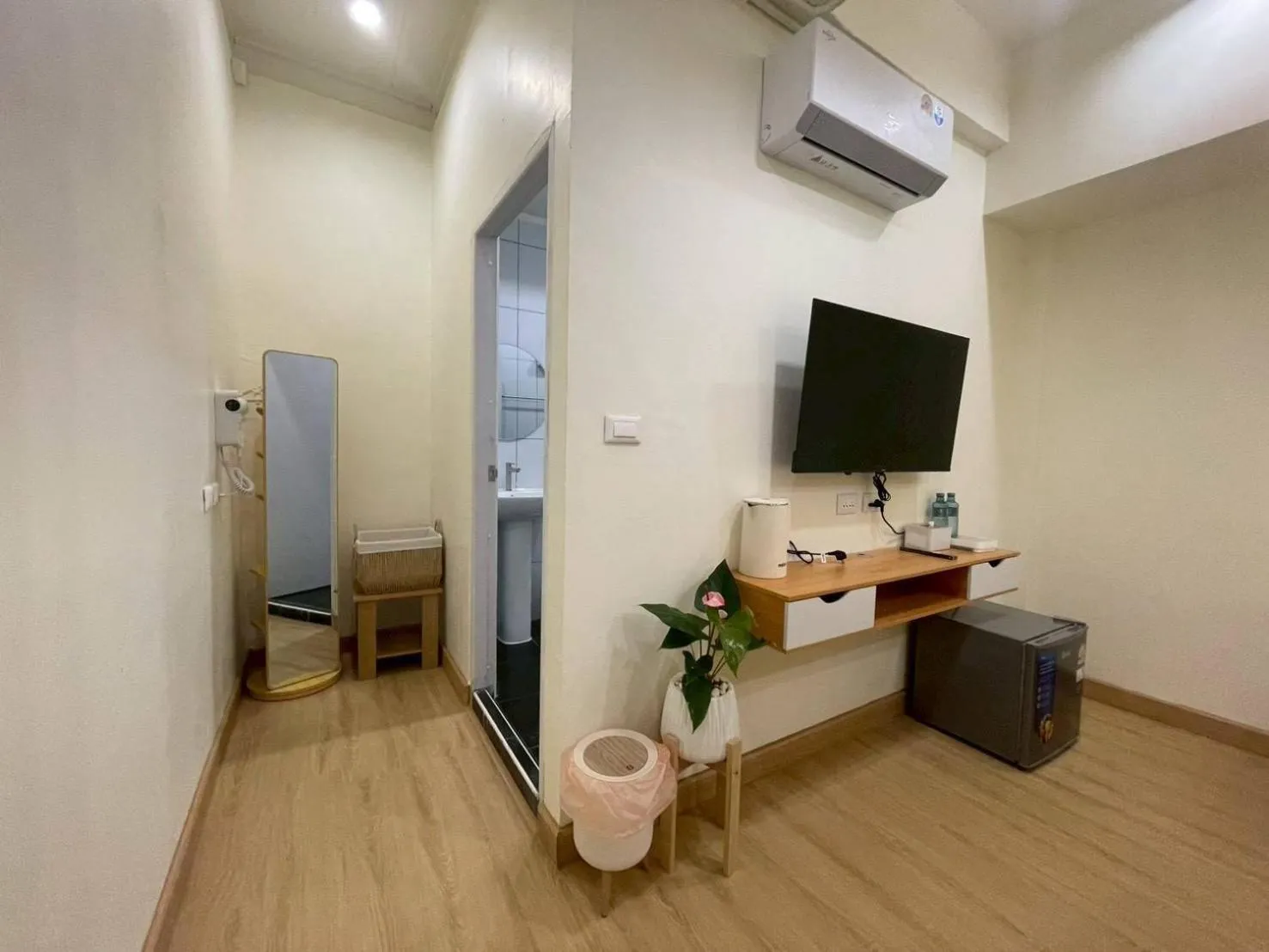 TV and multimedia in Shade House - Phuket Downtown