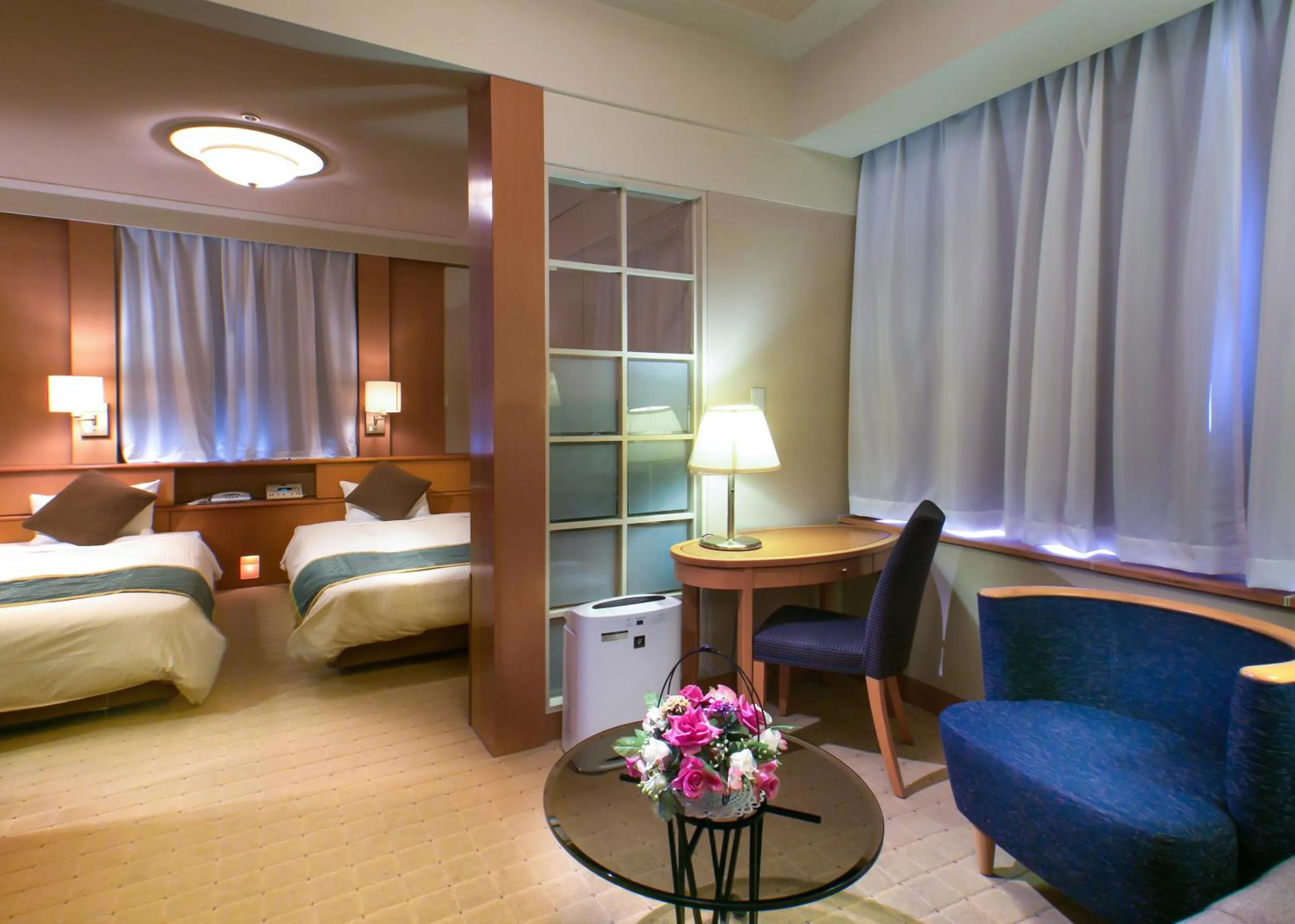 Photo of the whole room, Bed in Yamagata Eki Nishiguchi Washington Hotel