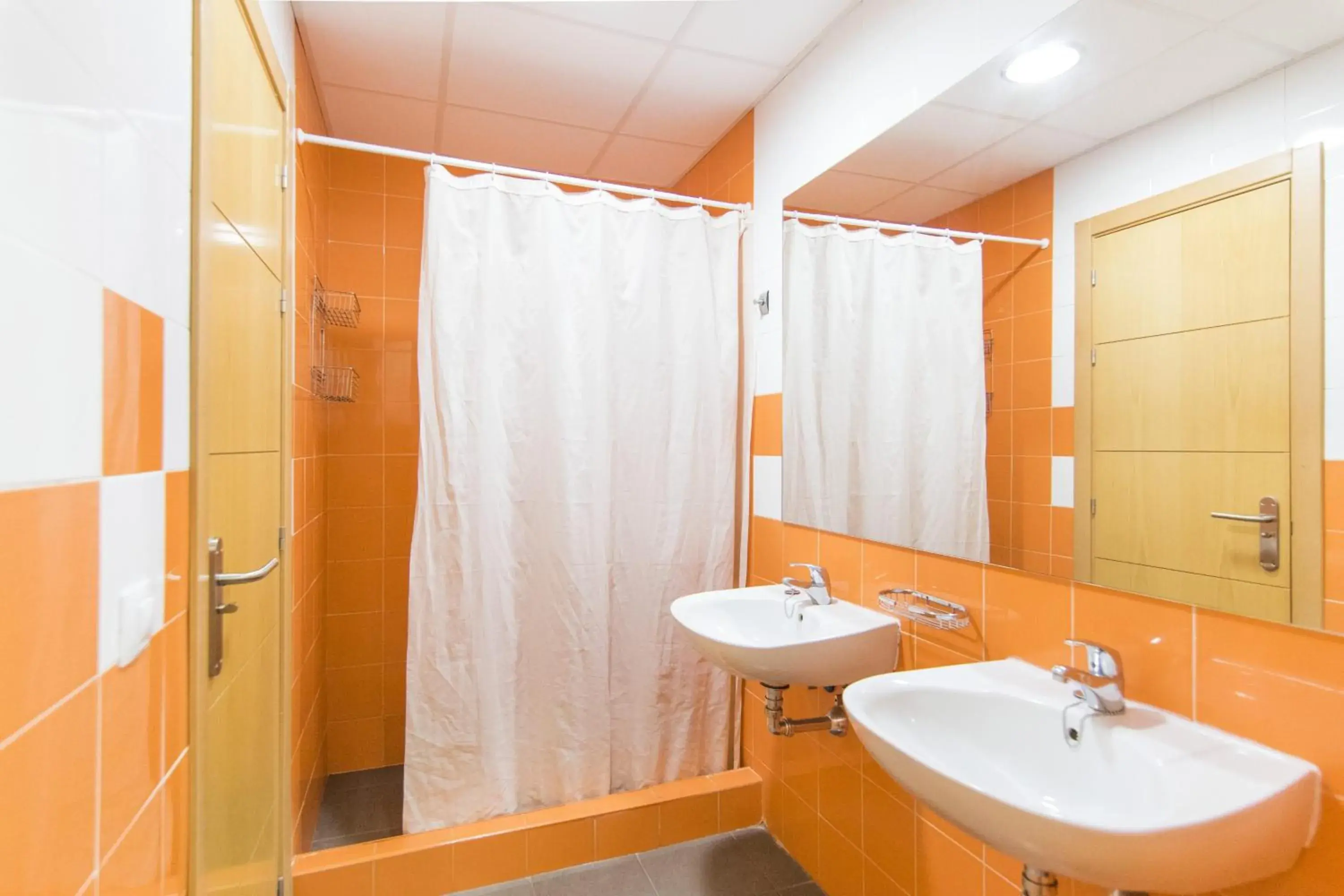 Triple Room with Private Bathroom in Albergue Inturjoven Marbella Triple Room with Private Bathroom in Albergue Inturjoven Marbella