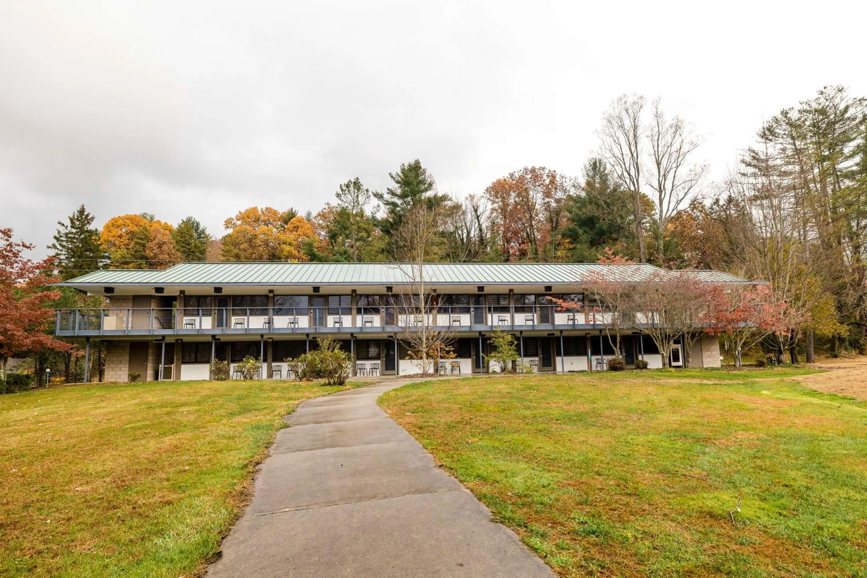 Property building in Waynesville Inn and Golf Club, Tapestry Collection by Hilton