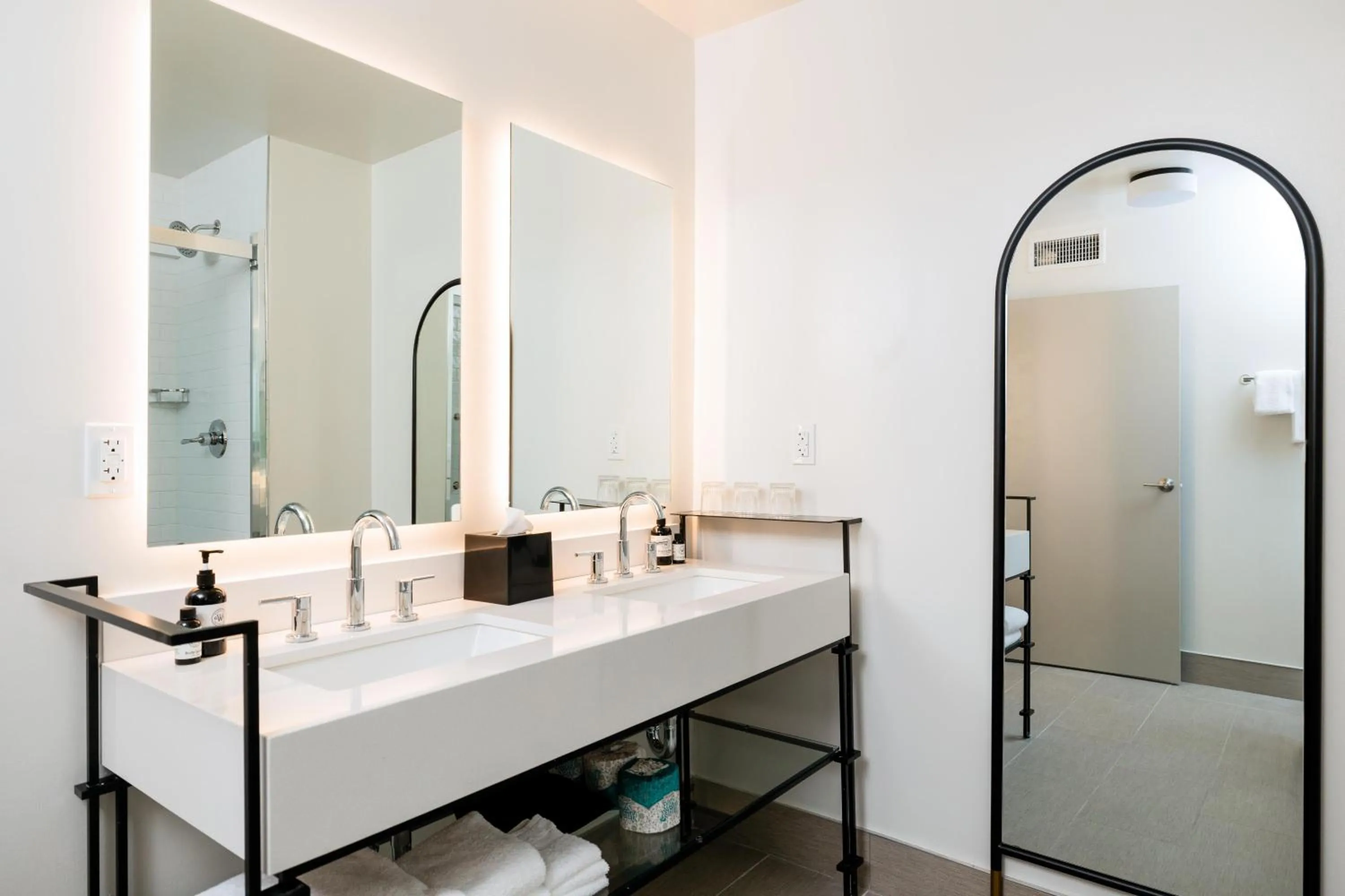 Bathroom in Waynesville Inn and Golf Club, Tapestry Collection by Hilton