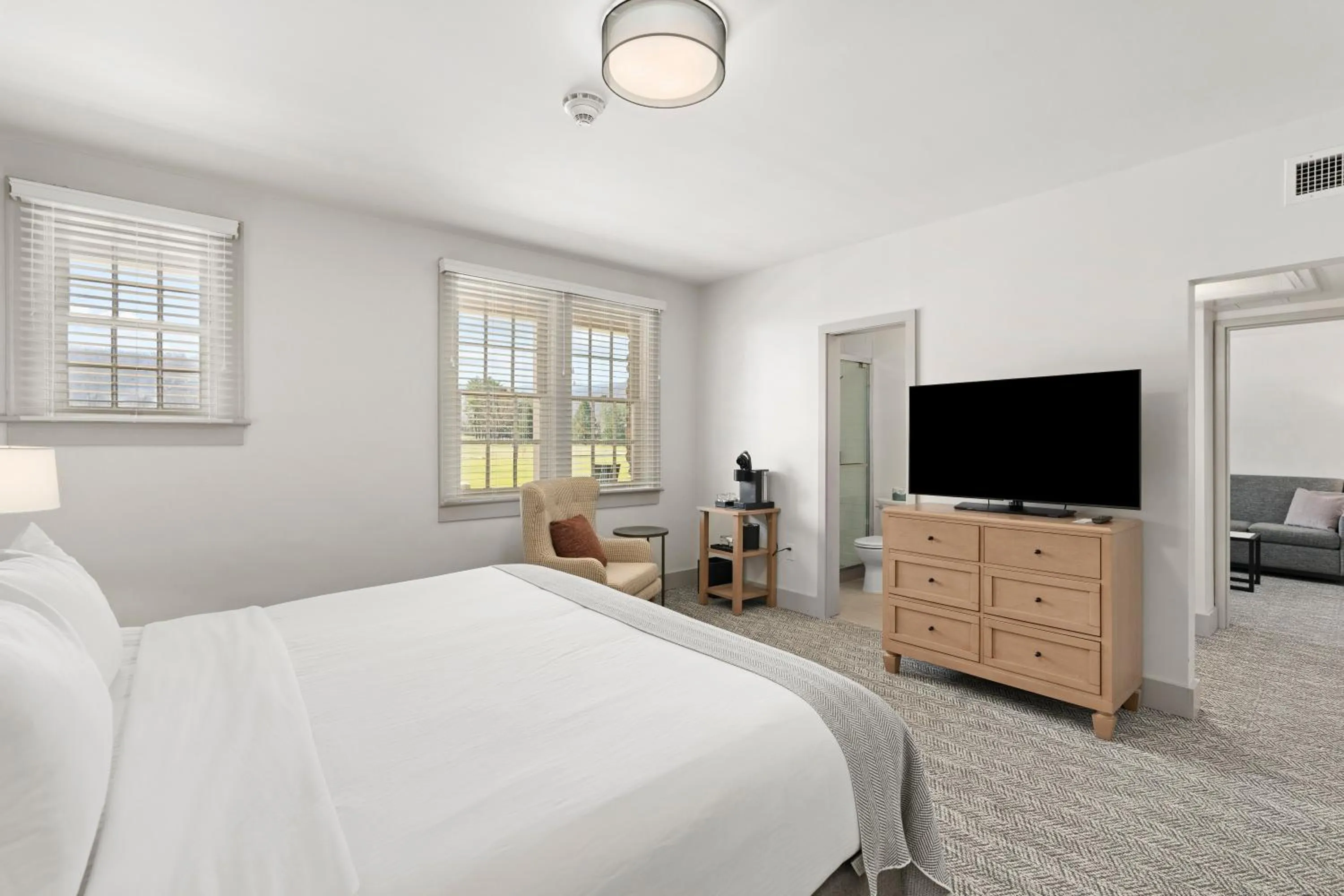 Bedroom, Bed in Waynesville Inn and Golf Club, Tapestry Collection by Hilton