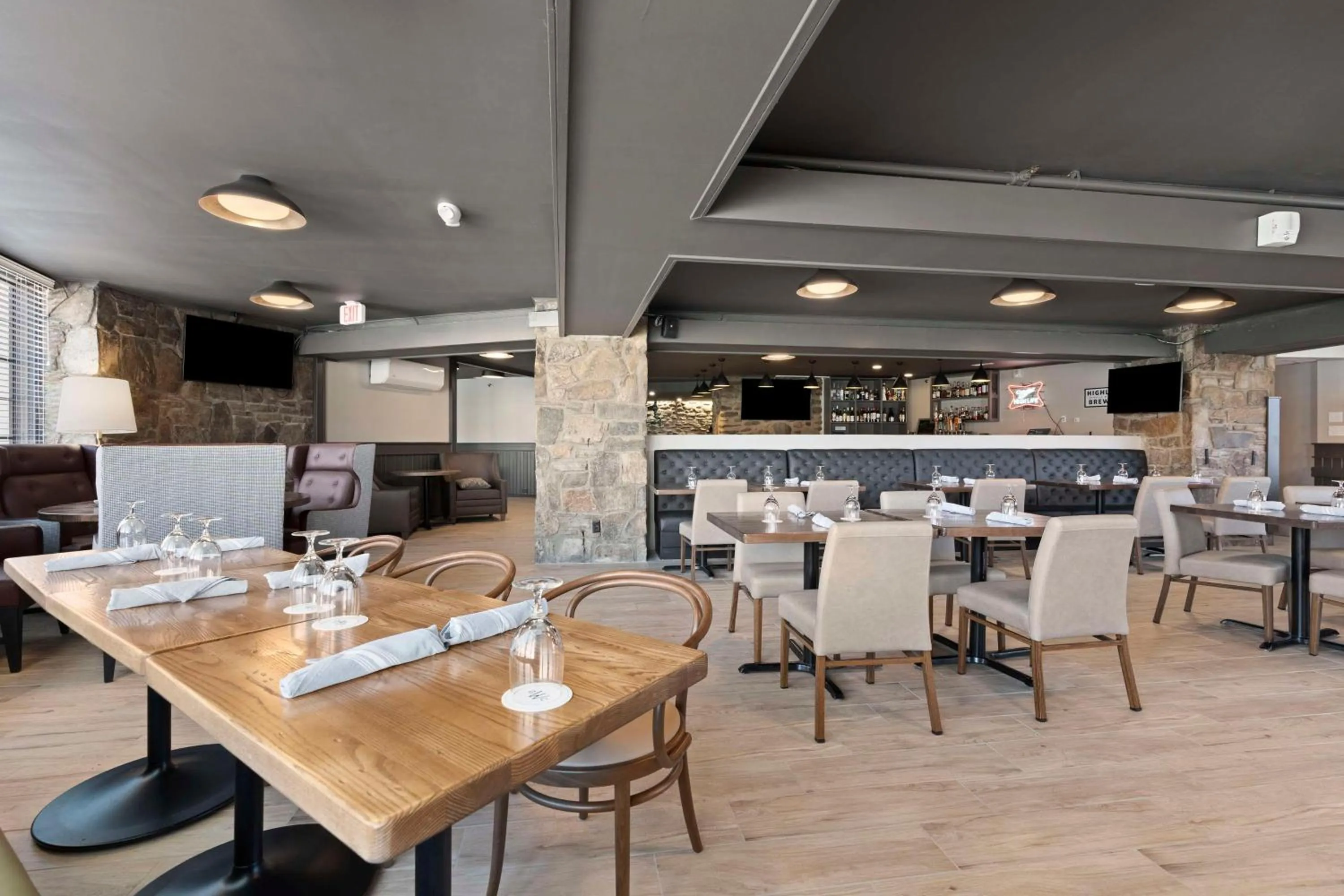 Restaurant/places to eat in Waynesville Inn and Golf Club, Tapestry Collection by Hilton