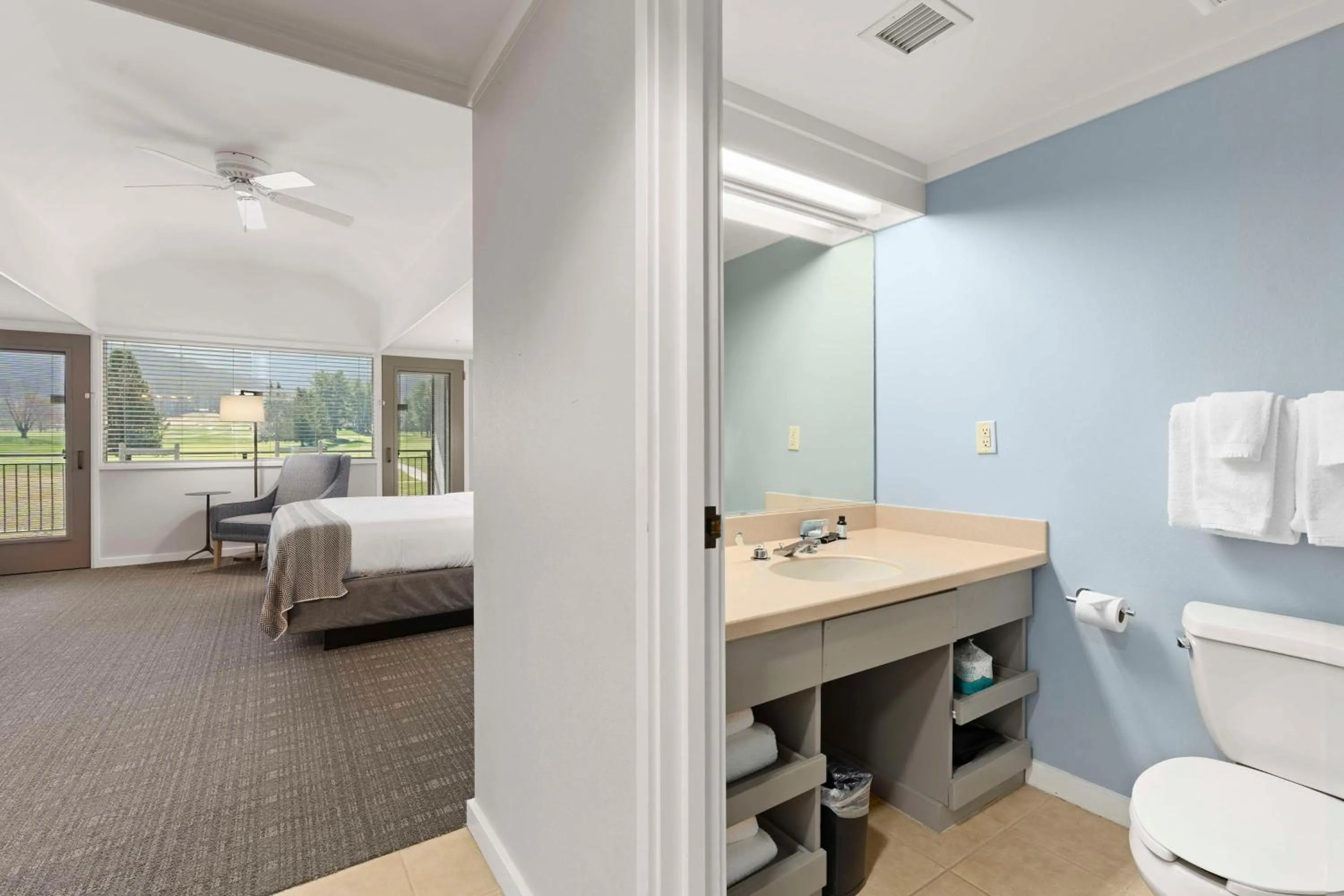 View (from property/room), Bed in Waynesville Inn and Golf Club, Tapestry Collection by Hilton