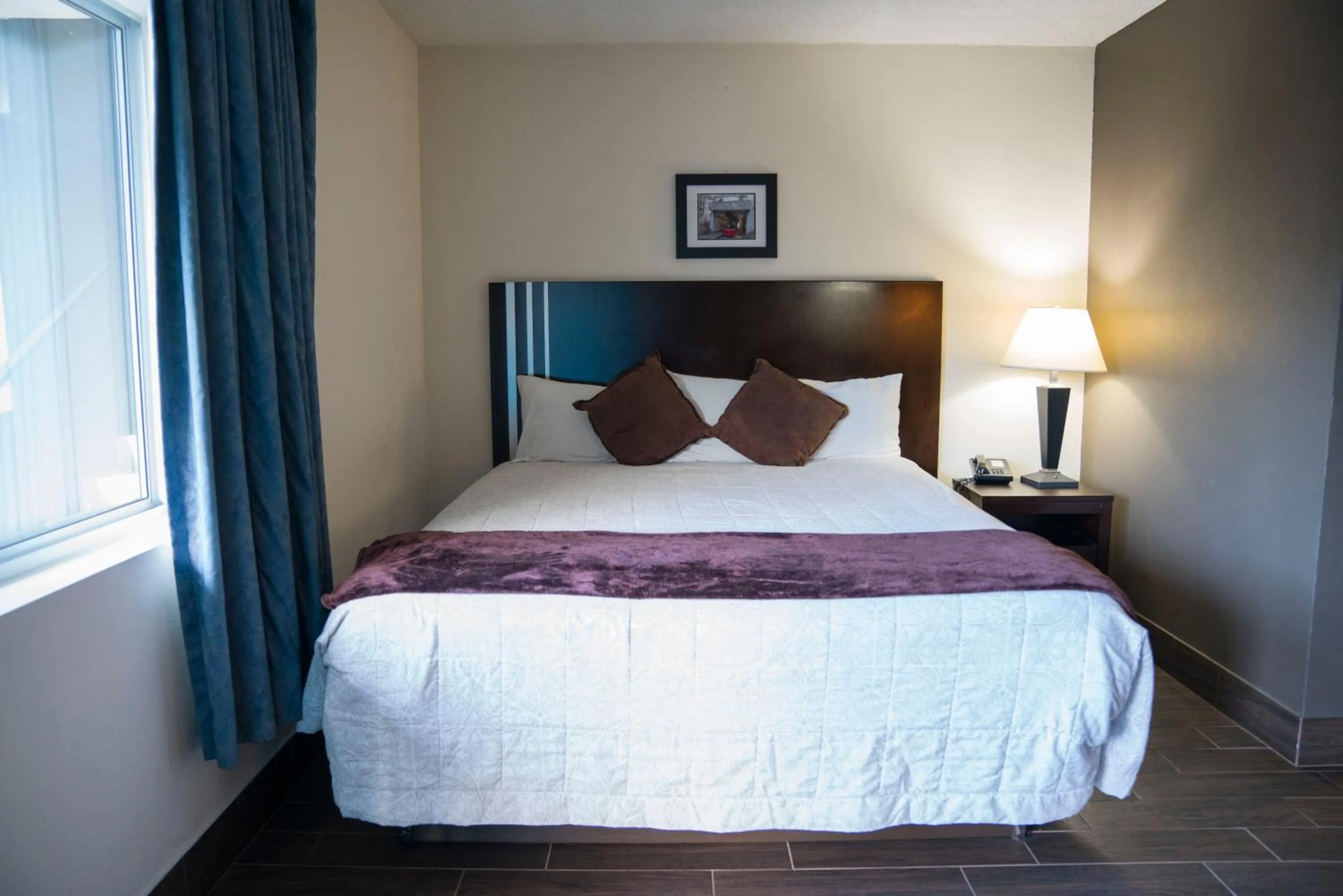 Bed in Orange Tree Inn