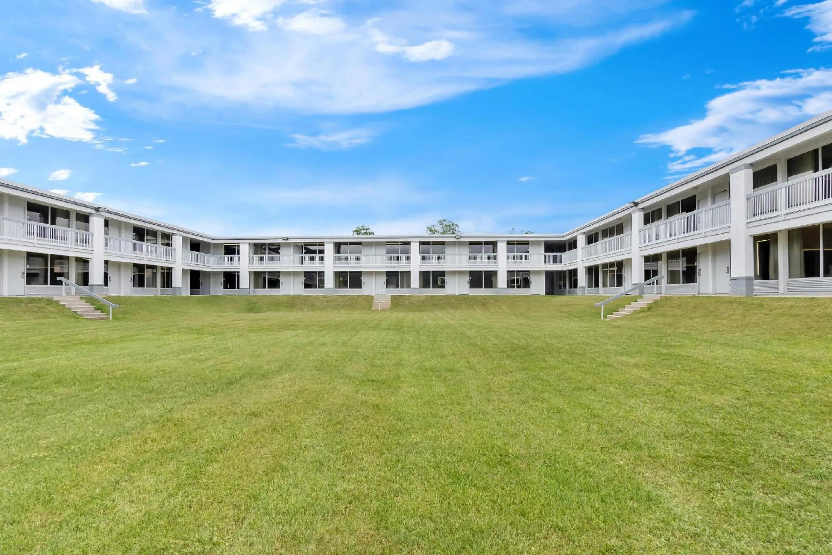 Swimming pool in Quality Inn and Suites