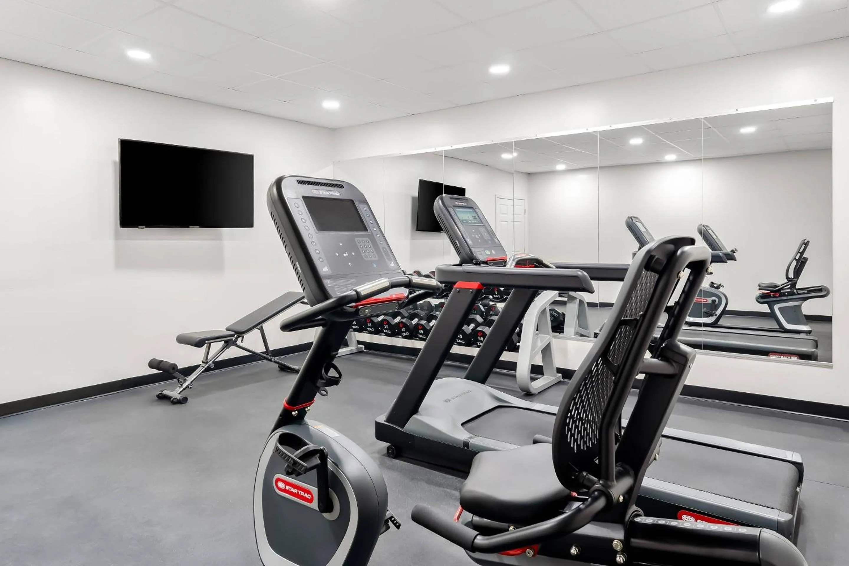Fitness centre/facilities in Quality Inn and Suites