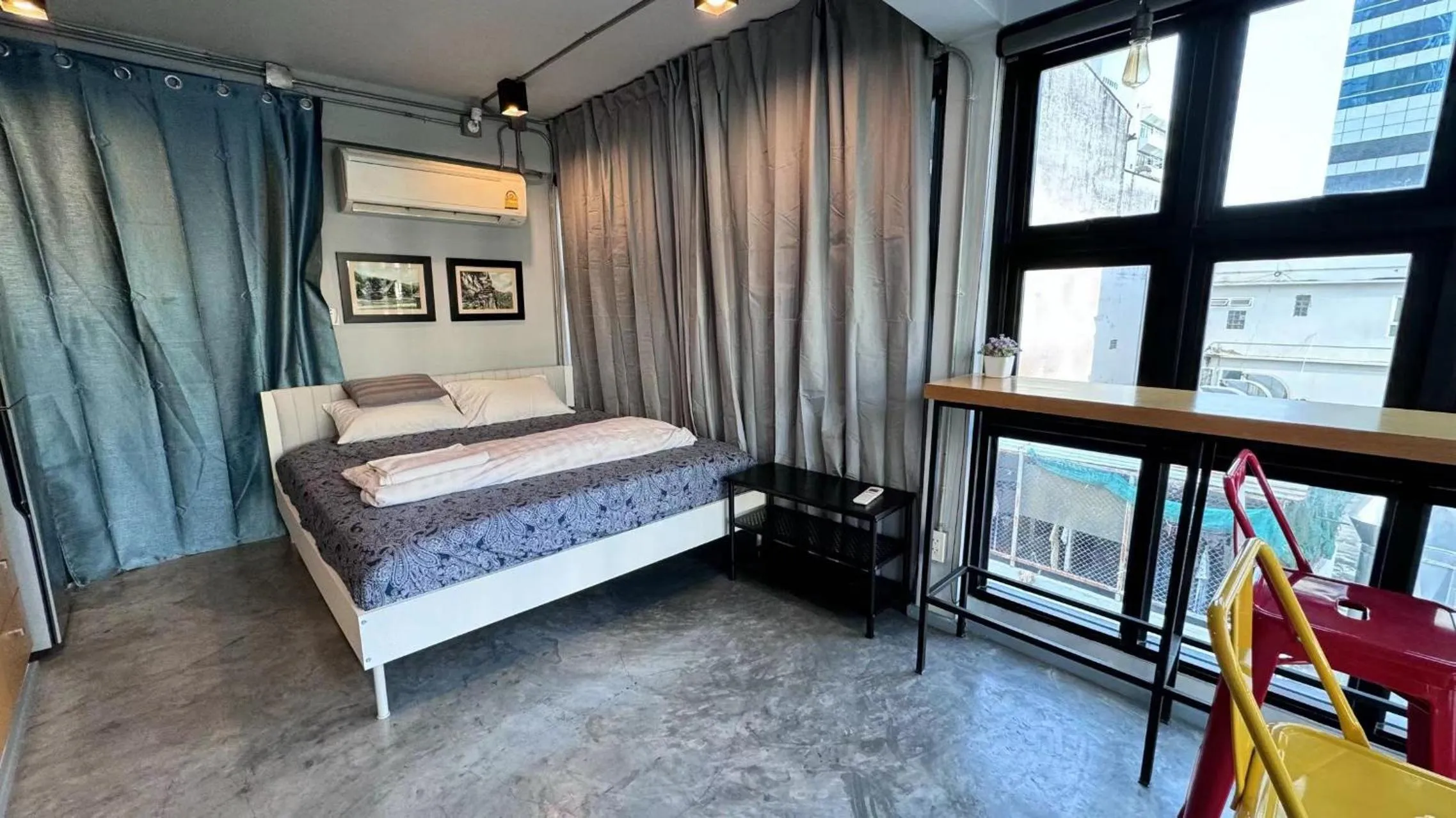 Bed in The Chatbox Silom Hostel