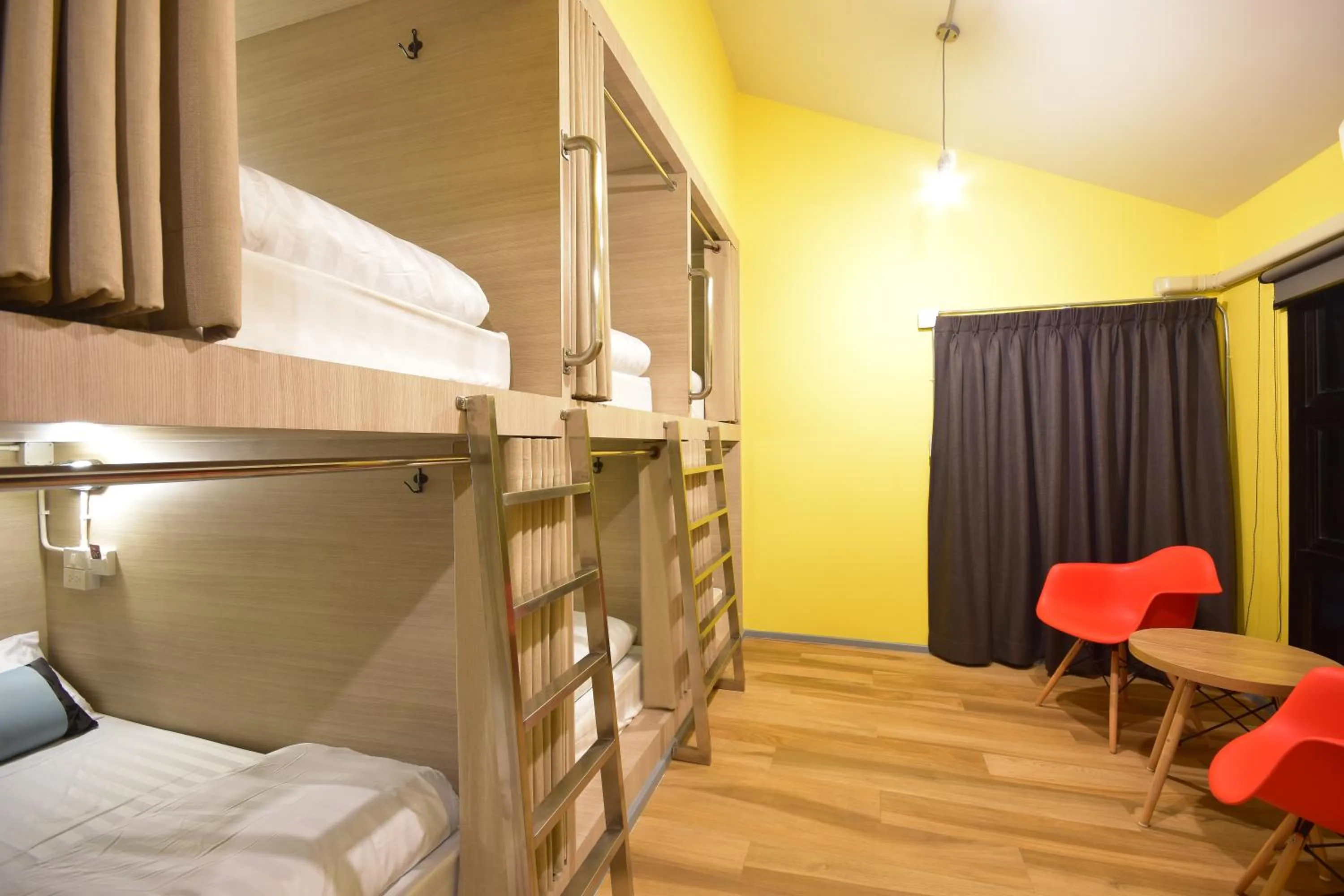 Bed in The Chatbox Silom Hostel