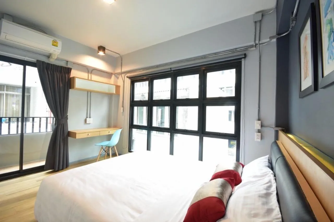 Bed in The Chatbox Silom Hostel