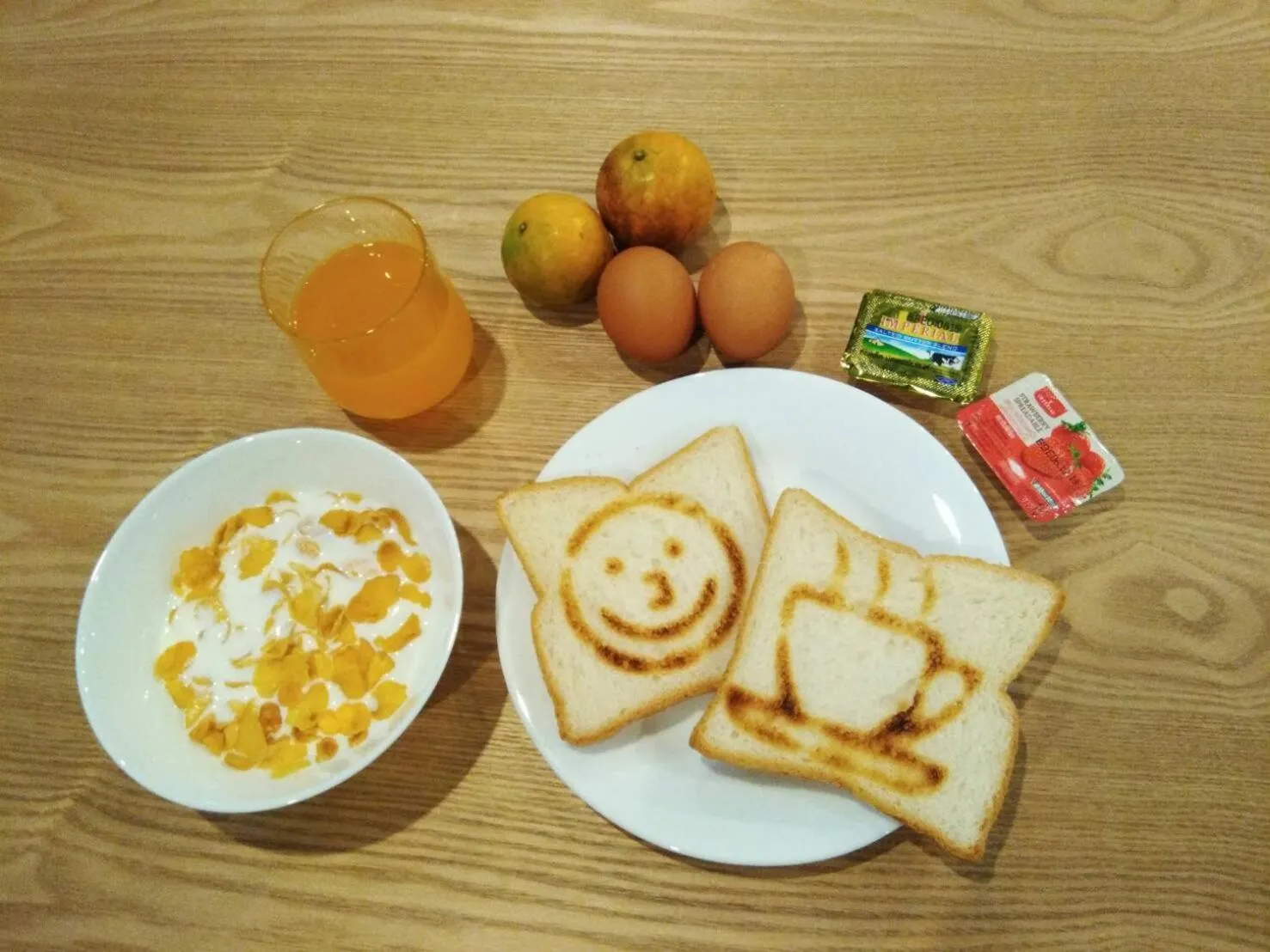 Food and drinks in The Chatbox Silom Hostel