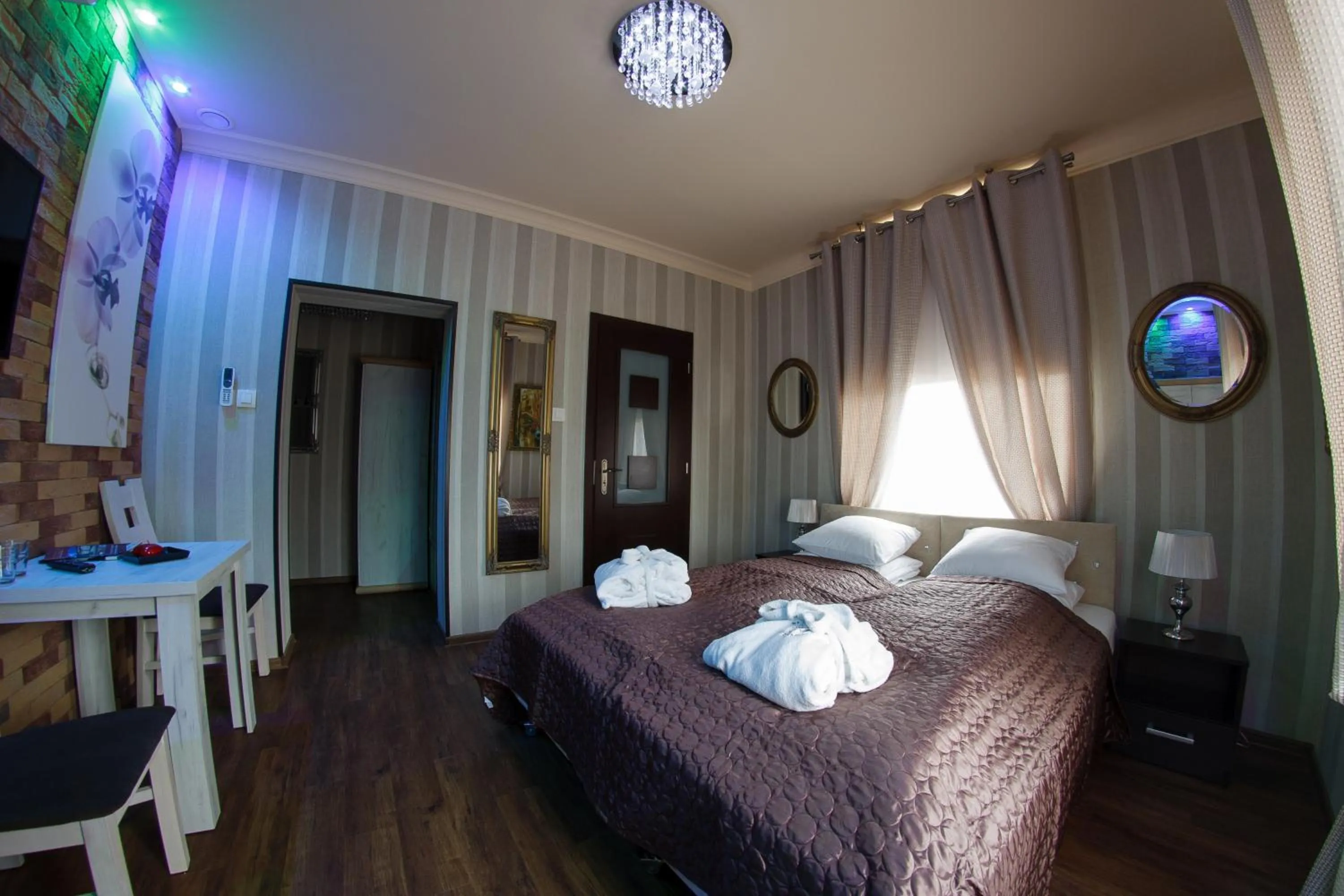 Day, Bed in Pałac Saturna