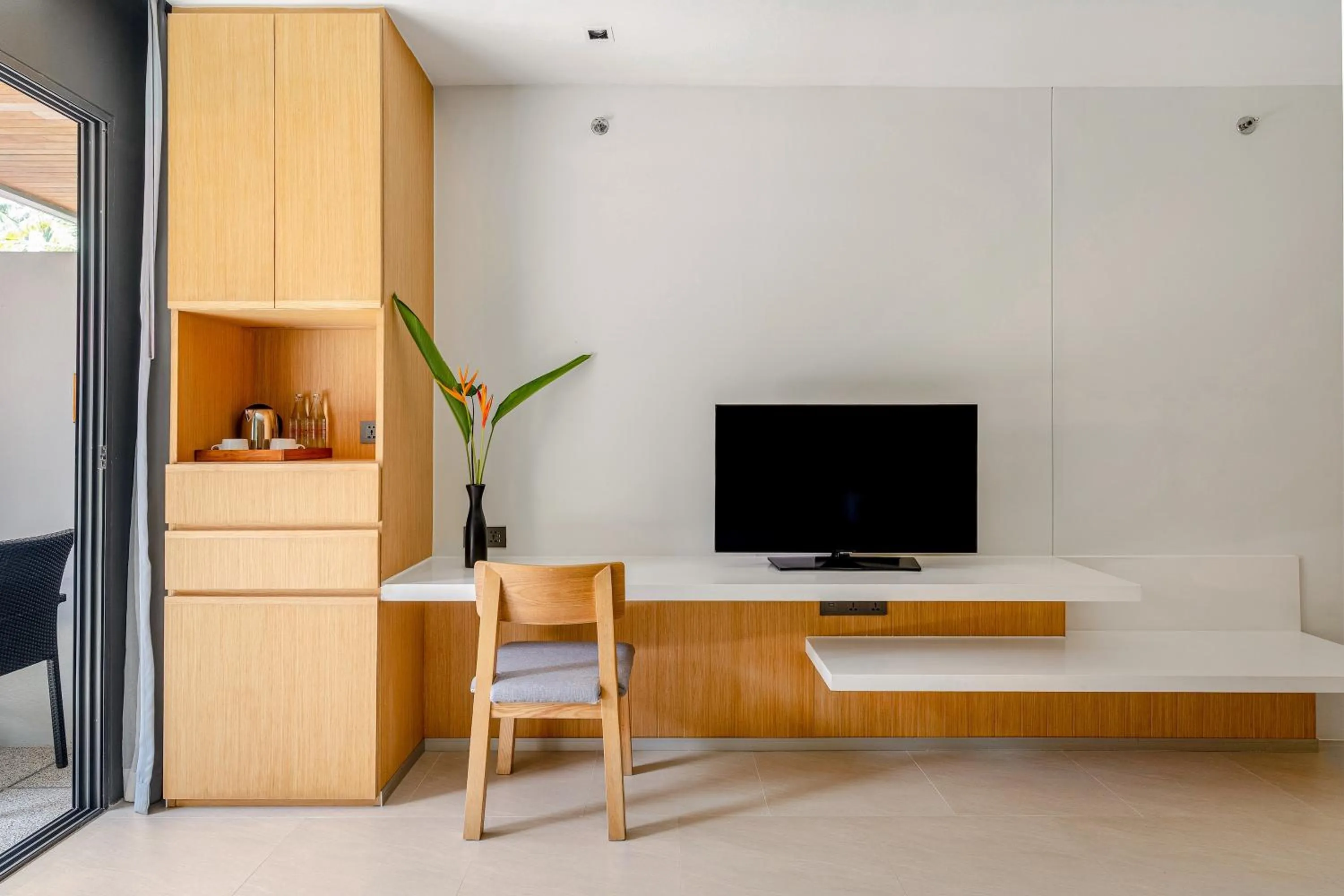 TV and multimedia in Ramada Resort by Wyndham Khao Lak