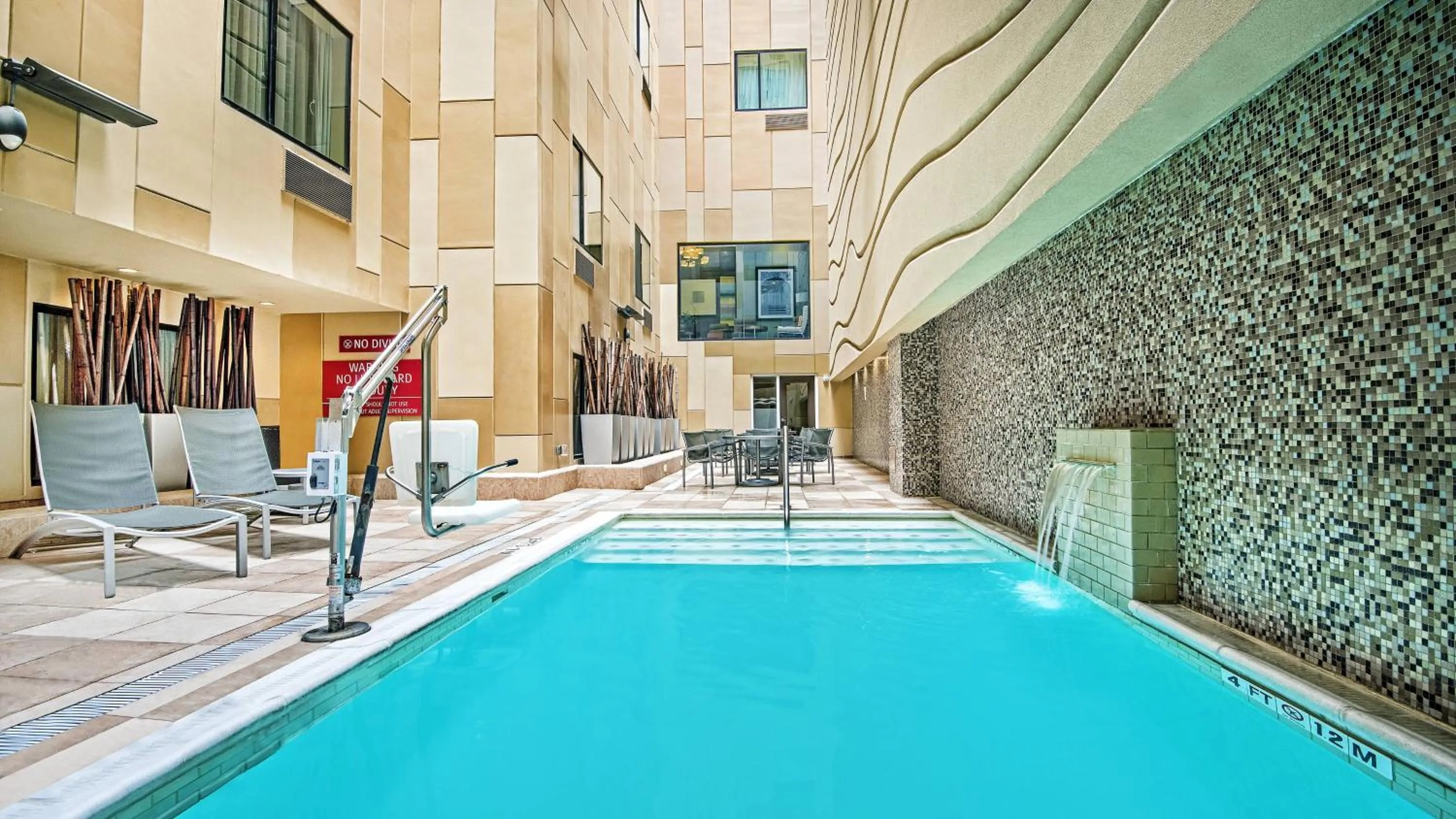 Swimming pool in TownePlace Suites by Marriott San Antonio Downtown Riverwalk