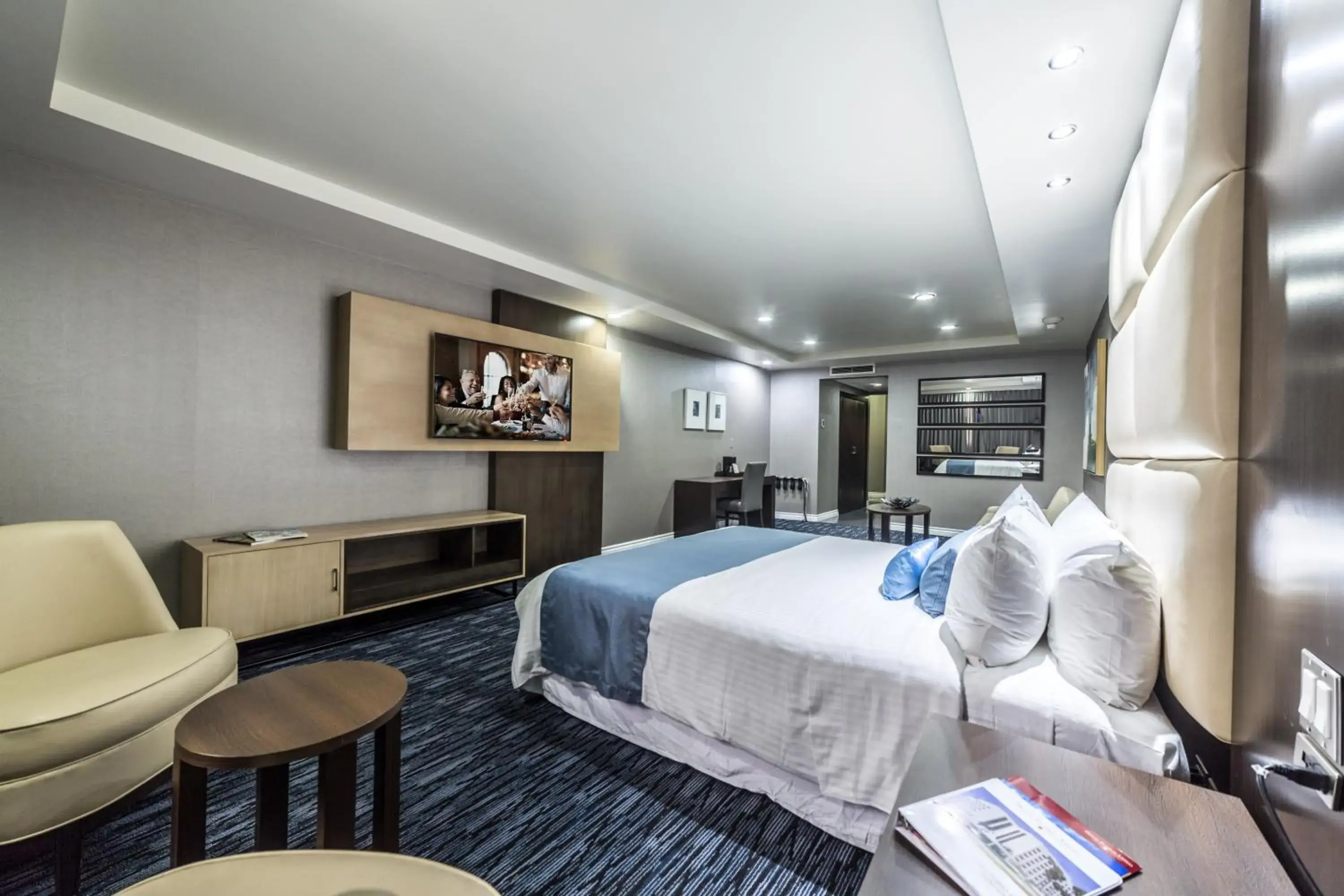 Junior Suite in Pueblo Amigo Hotel Plaza y Casino Junior Suite in Pueblo Amigo Hotel Plaza y Casino