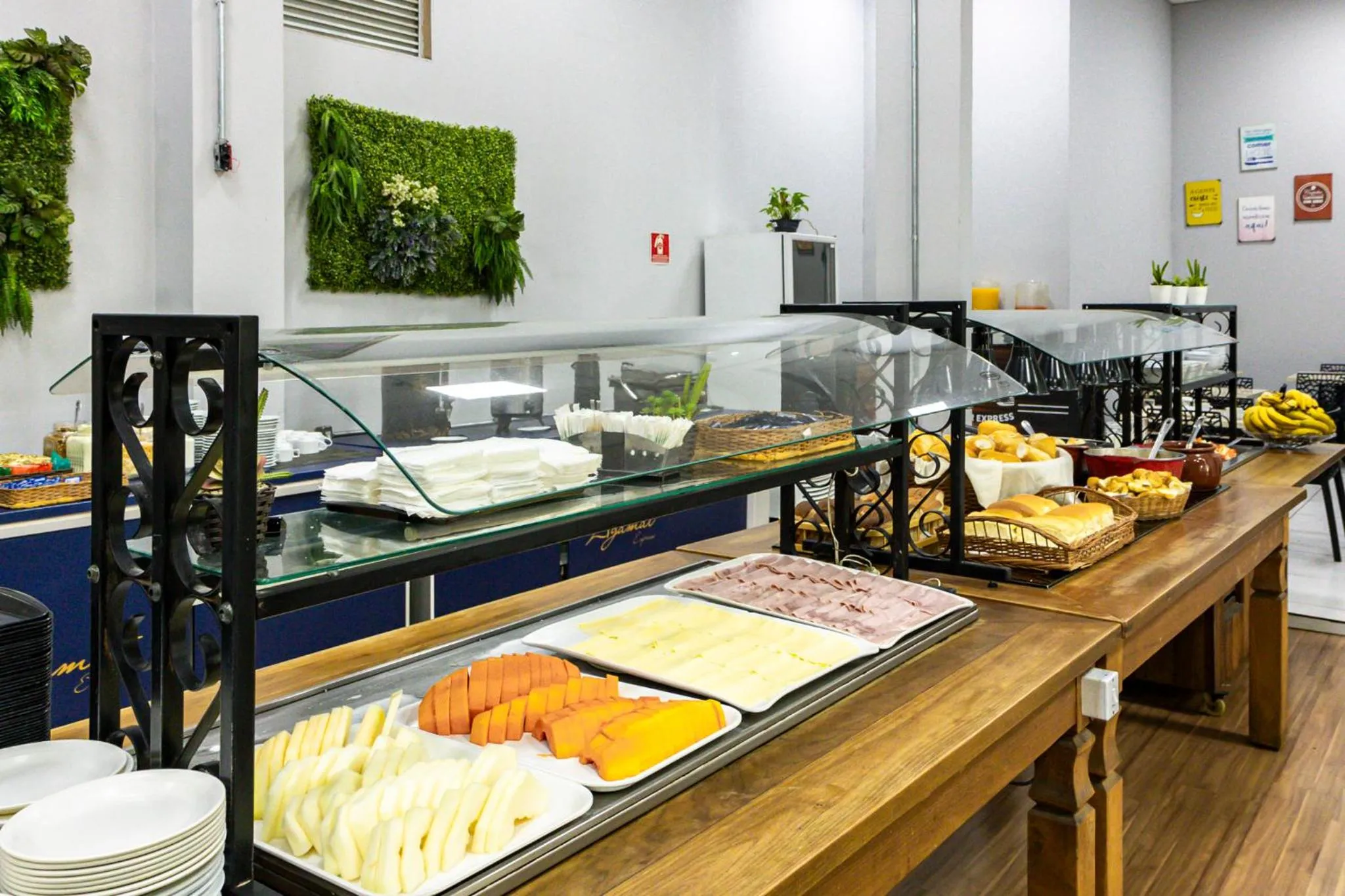 Breakfast in Travel Inn Express Hotels Brás