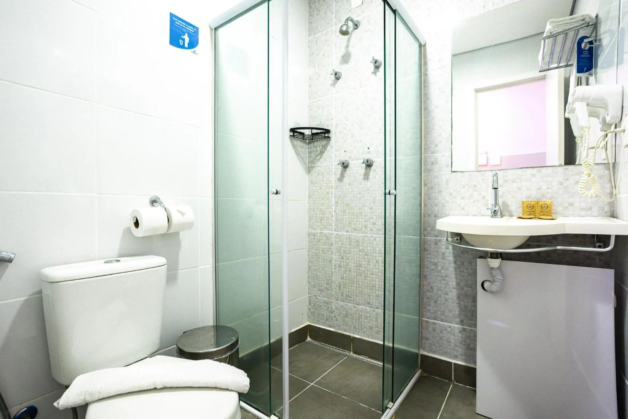 Bathroom in Travel Inn Express Hotels Brás