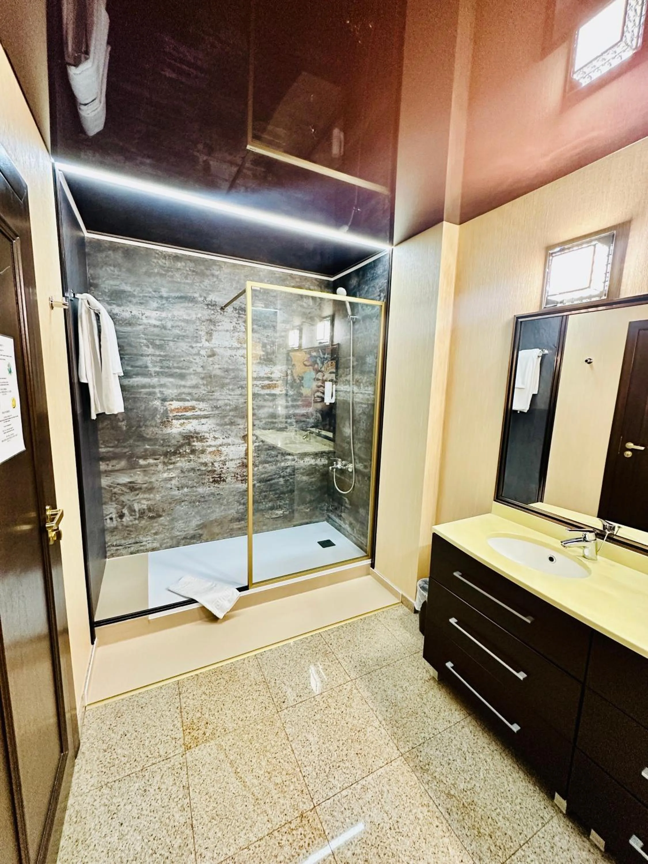 Shower in Villa & Restaurant Levoslav House