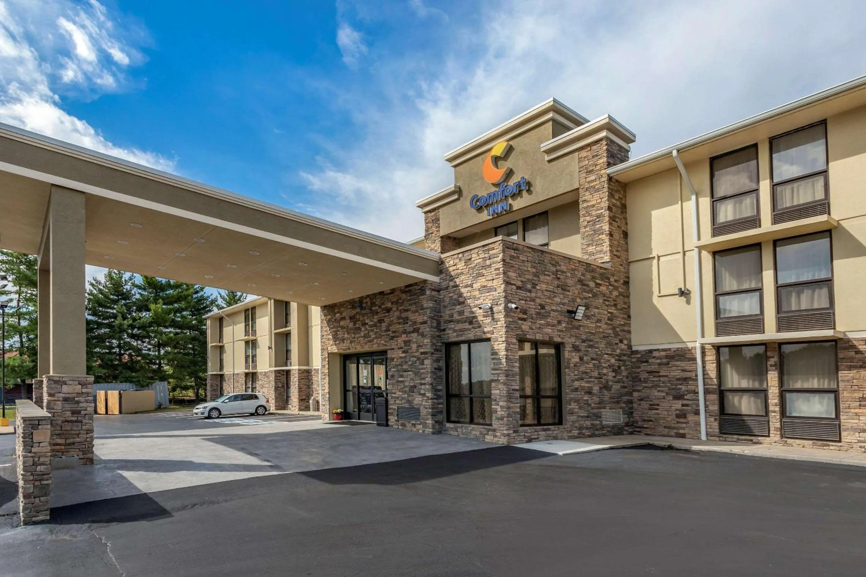 Property building in Comfort Inn Nashville - Opryland Area