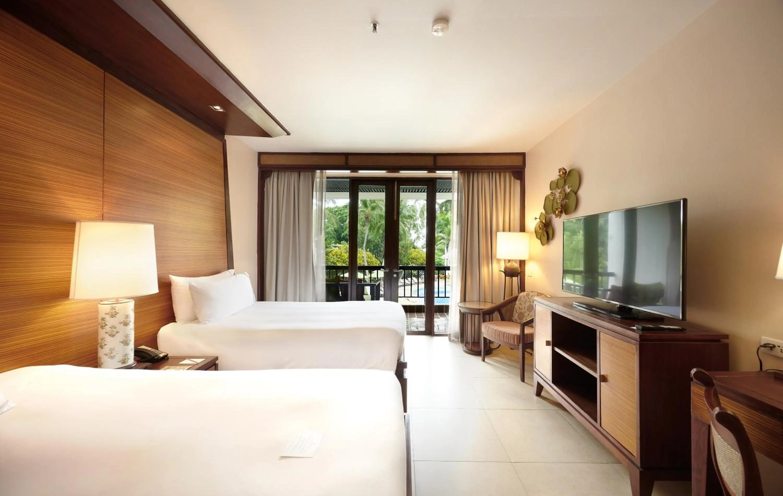 Bed in Siam Bayshore Resort Pattaya