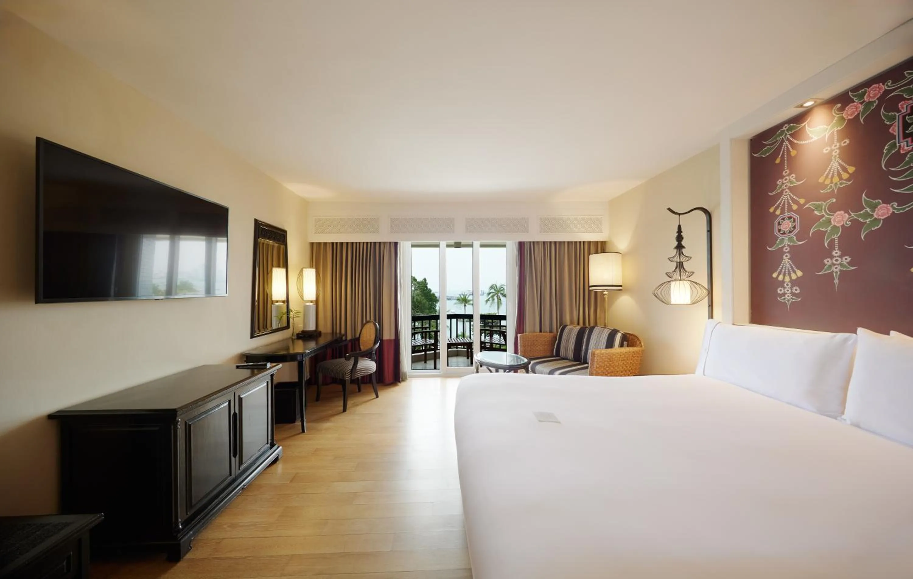 Bed in Siam Bayshore Resort Pattaya