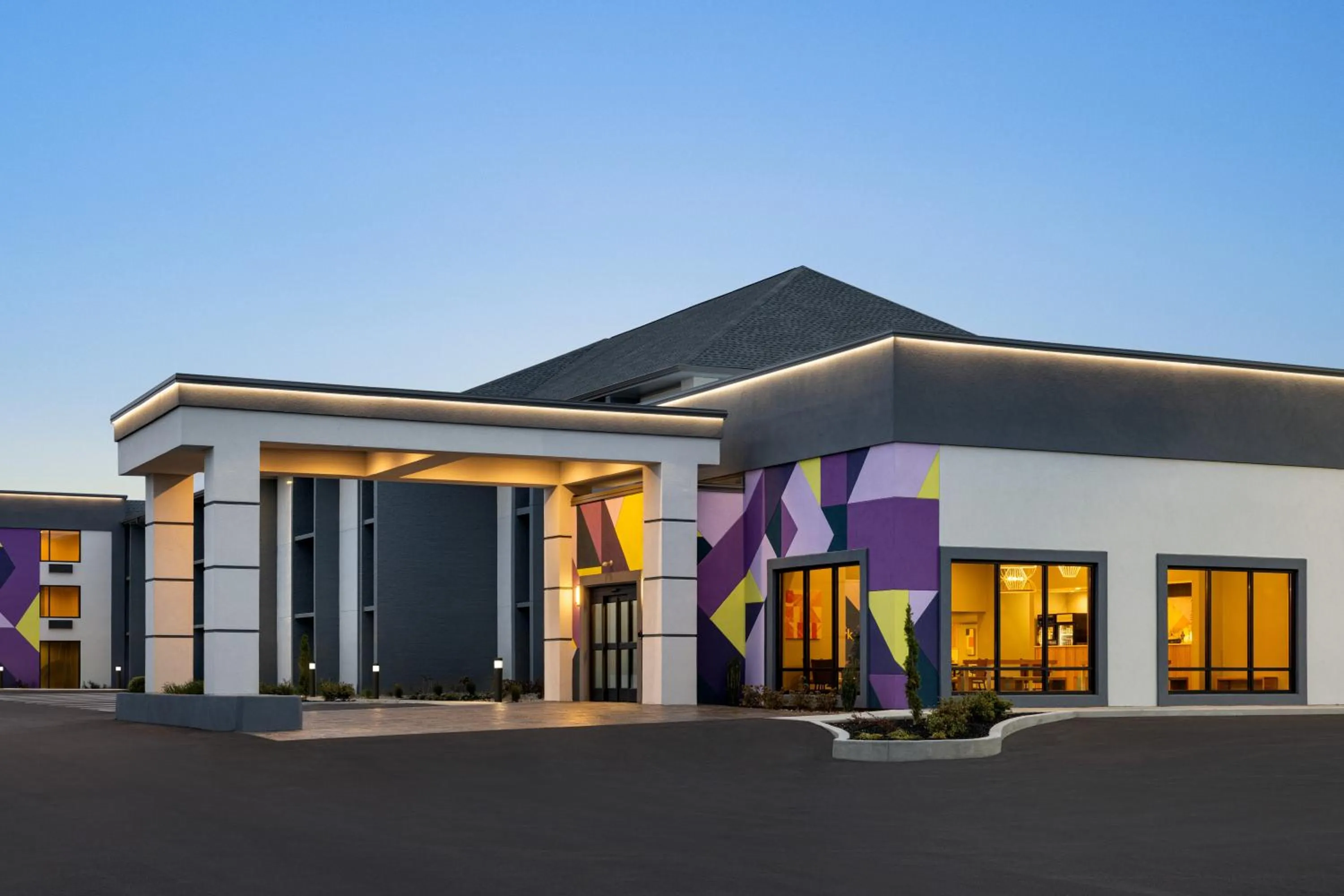 Property building in Spark By Hilton Nashville At Opryland