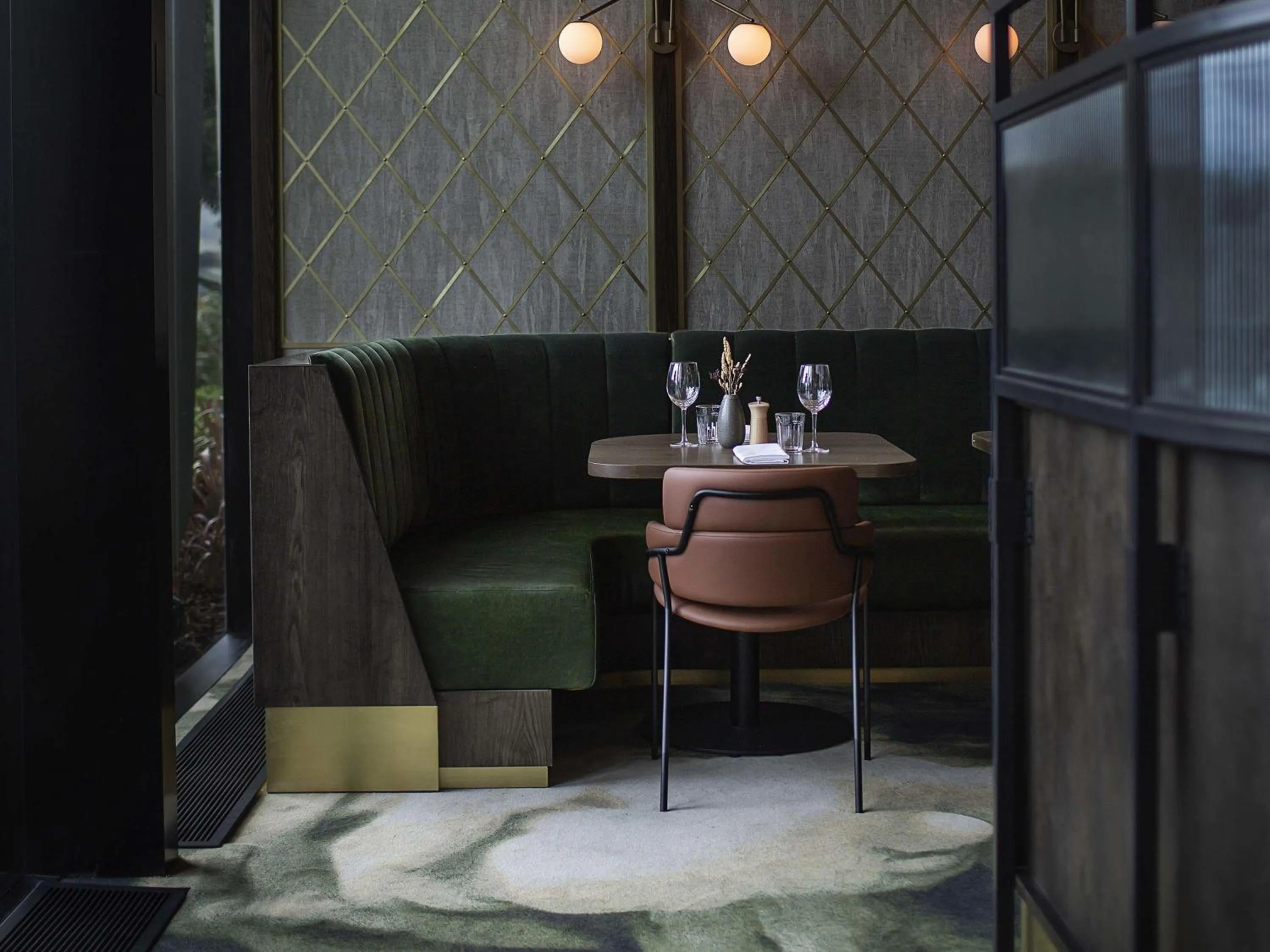 Restaurant/places to eat in Novotel Auckland Airport