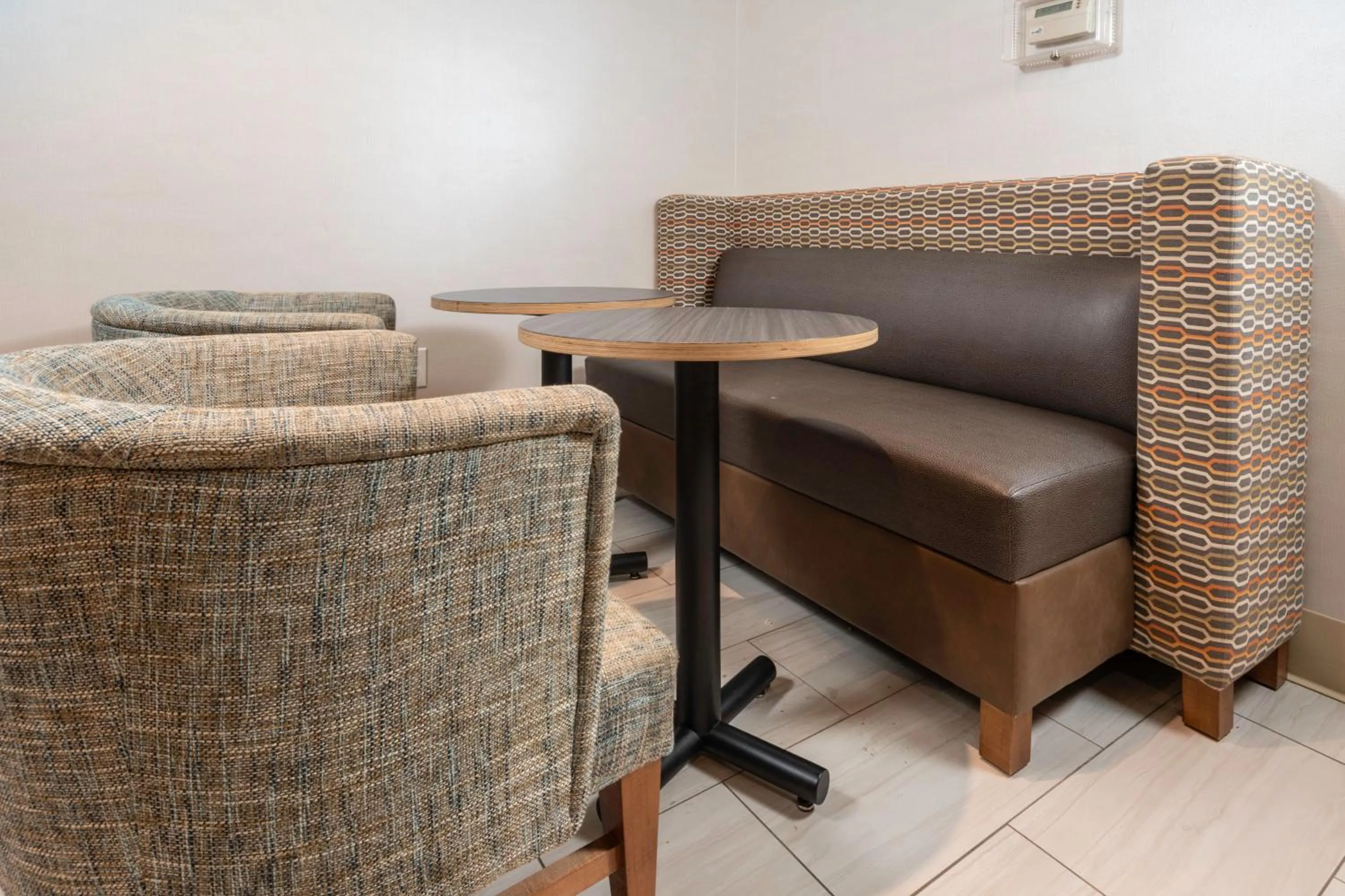 Breakfast in Holiday Inn Express Rochelle by IHG